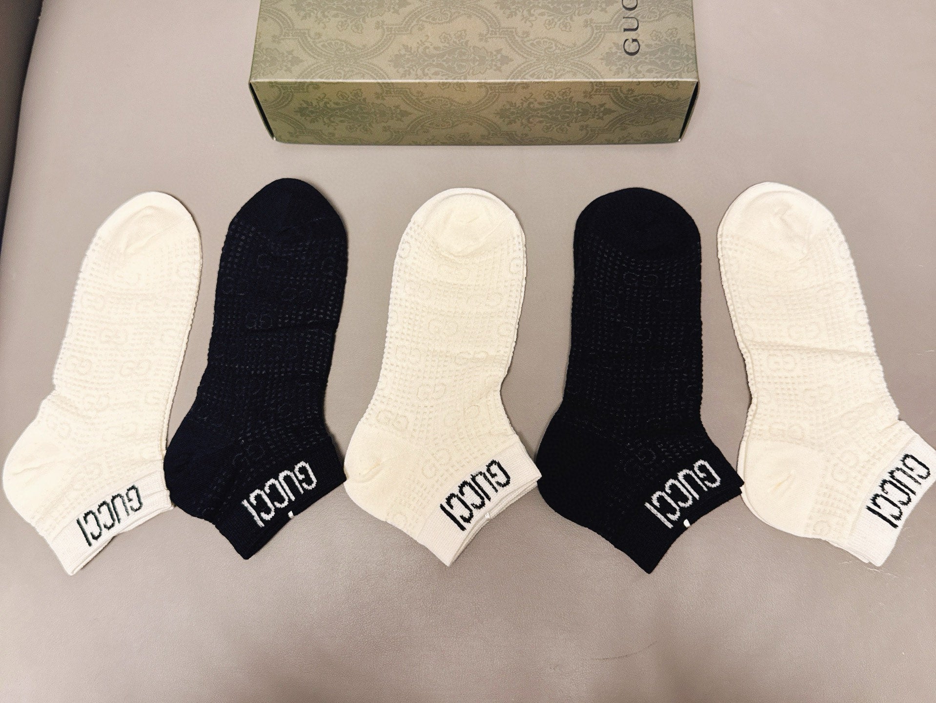Classic Logo Socks 152376 (1 BOX)