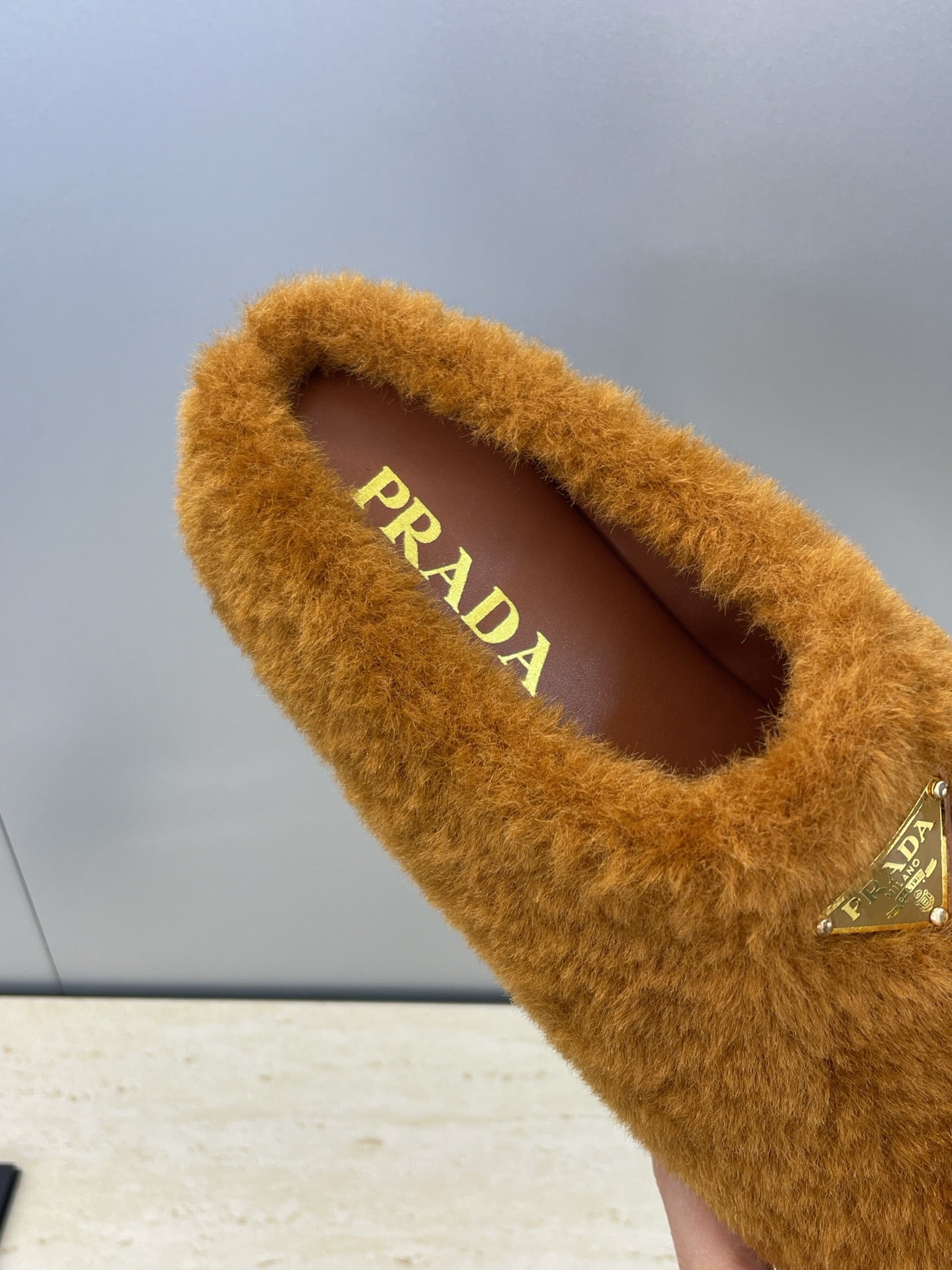 Prada 25s Slide Brown Shearing 551886