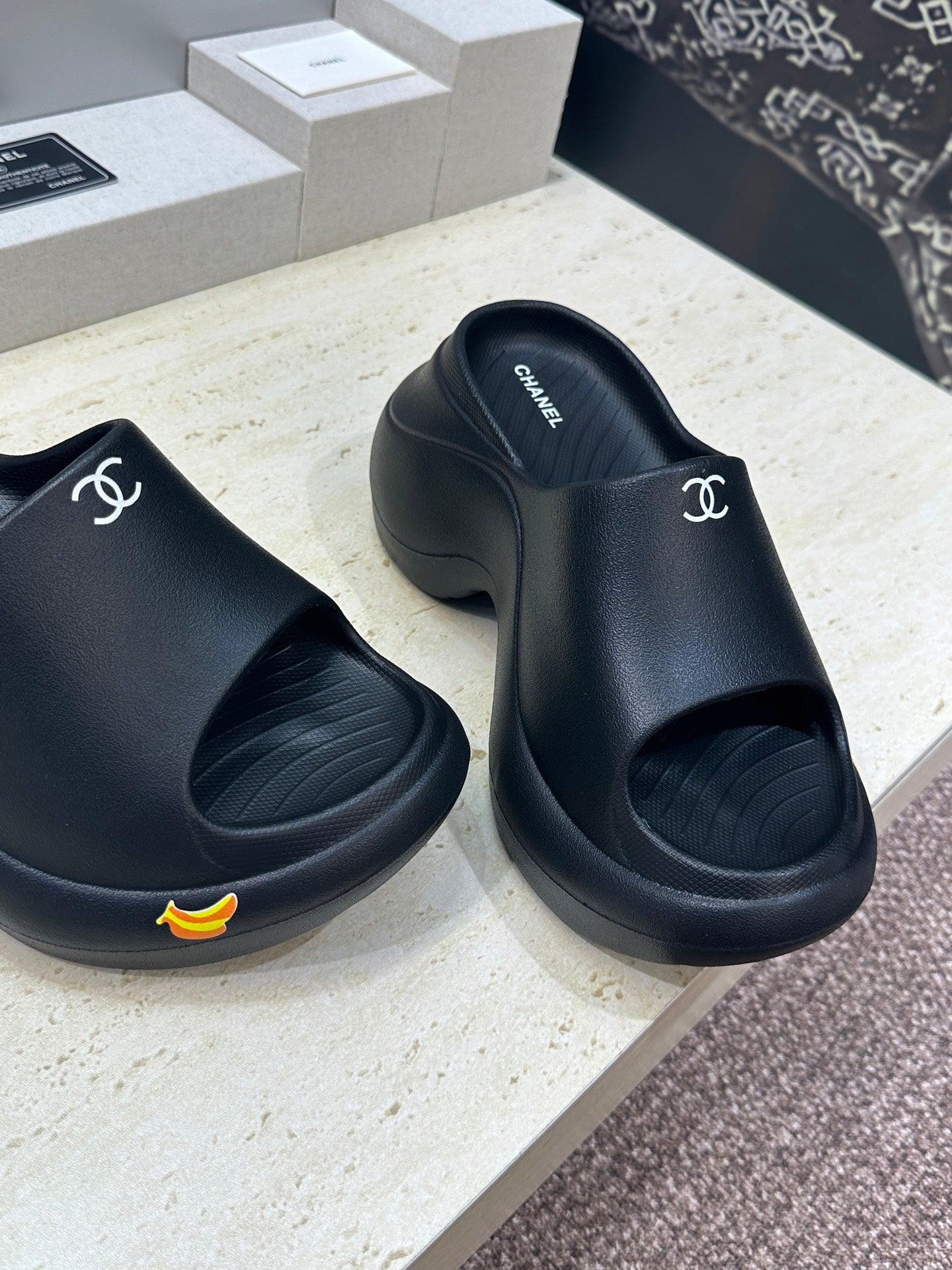 CC Platform Round Toe Open Toe Sandals Black Rubber 830394