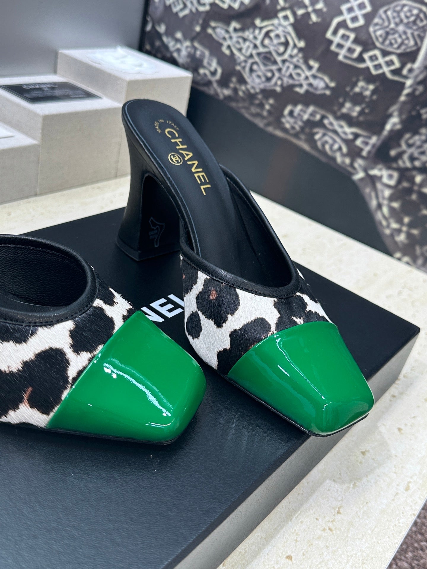 CC Square Toe Color-Blocked Mule 9cm Teal Green Horsehair Patent Leather 830459