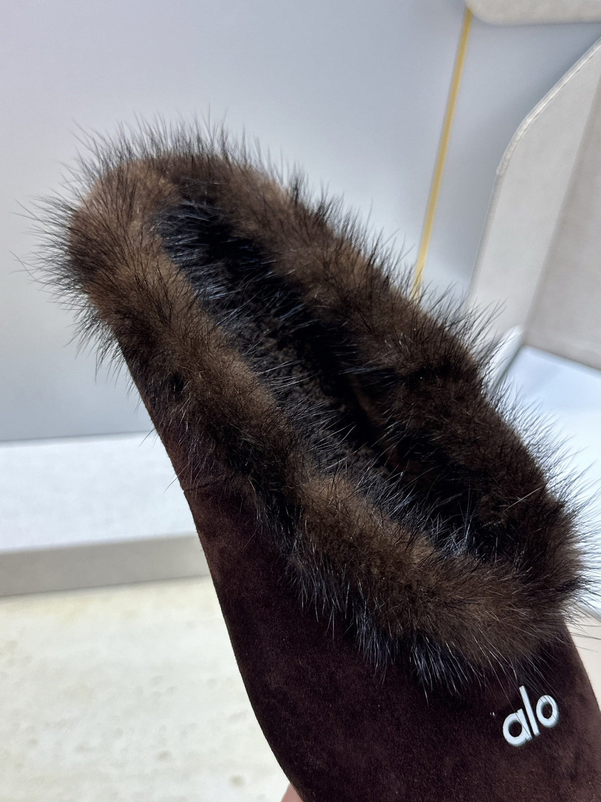Alo Recovery Slipper Espresso Suede Fur 118874