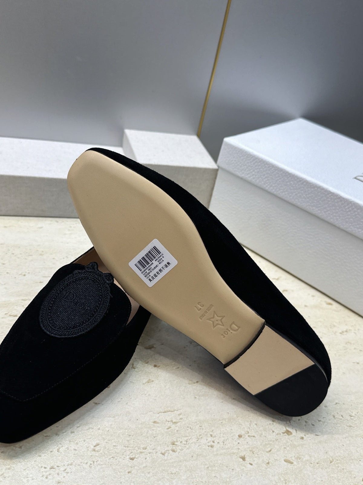CD 26s Médaillon Loafers Black Suede 118456