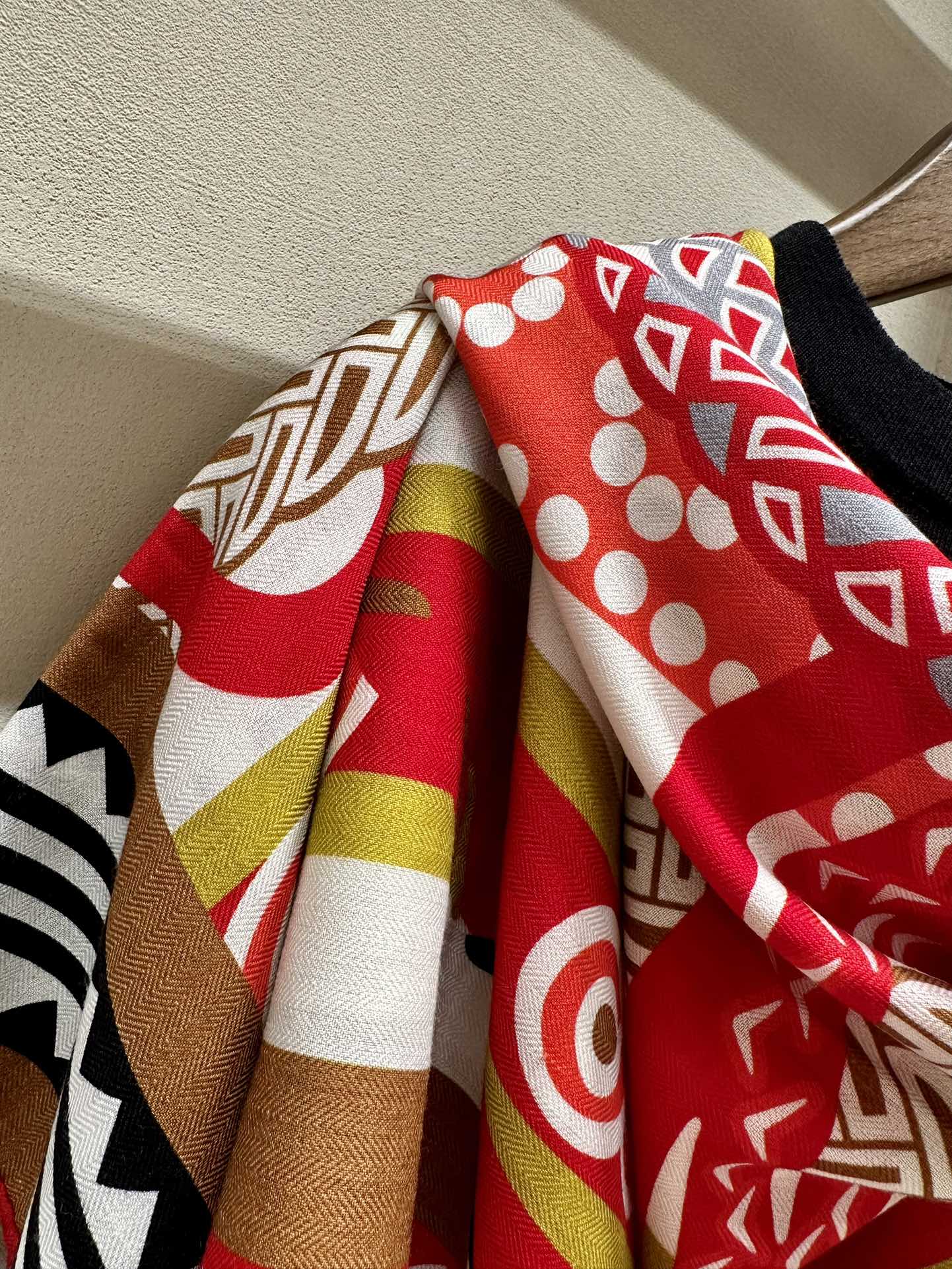 Fantaisie d'Etriers Scarf 140 CM Red Colorful Silk