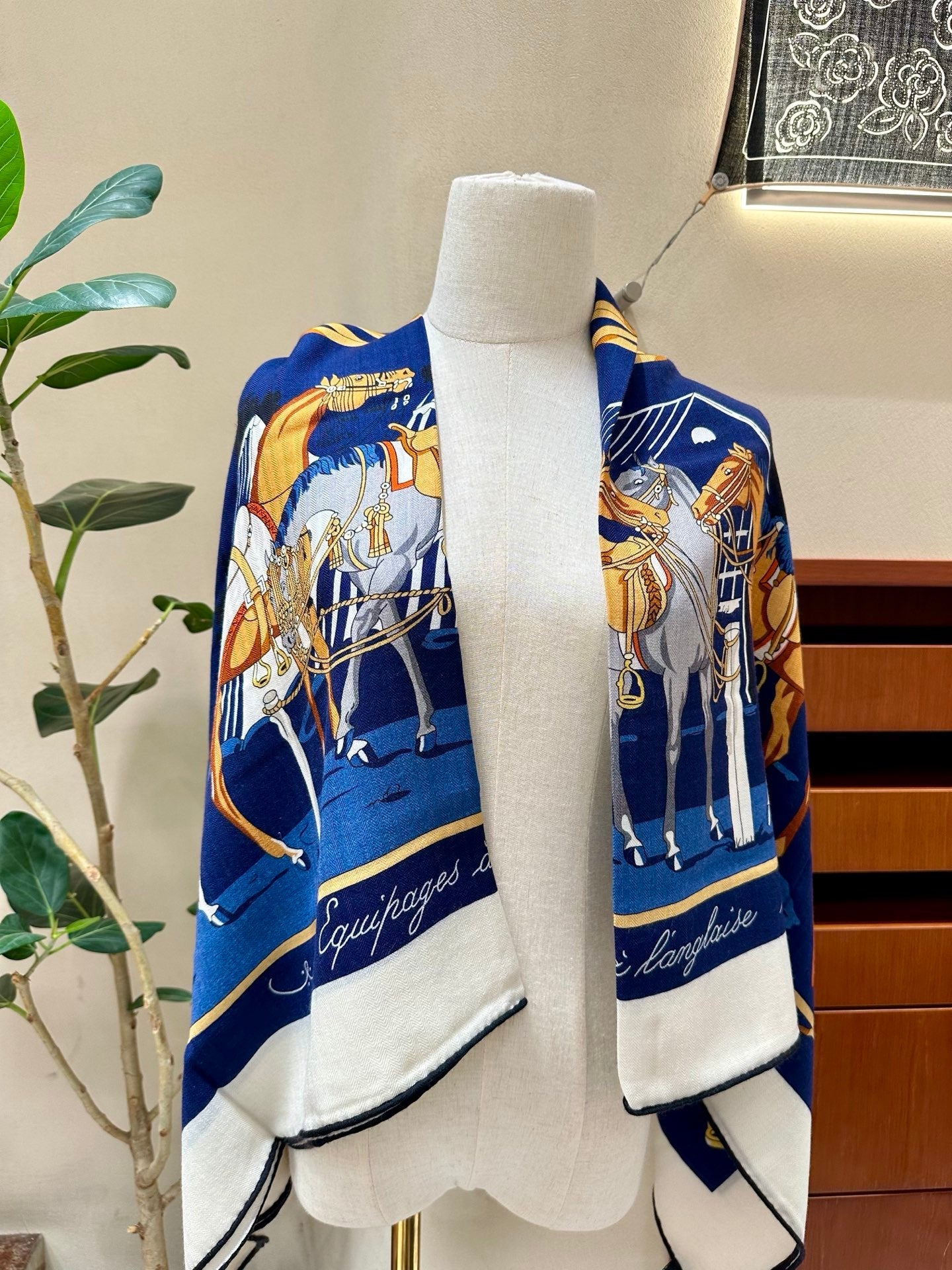 HM 26s Scarf 140 In Cashmere And Silk 216079