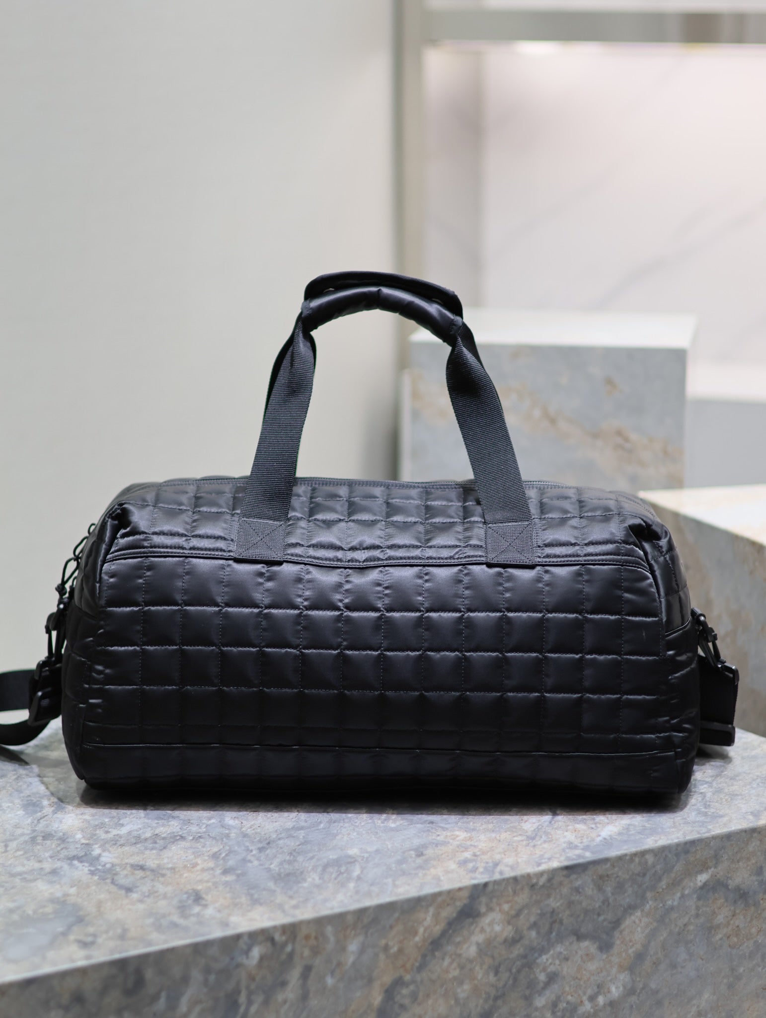 TRAVEL TOTE BAG 50 IN BLACK PLAID NYLON