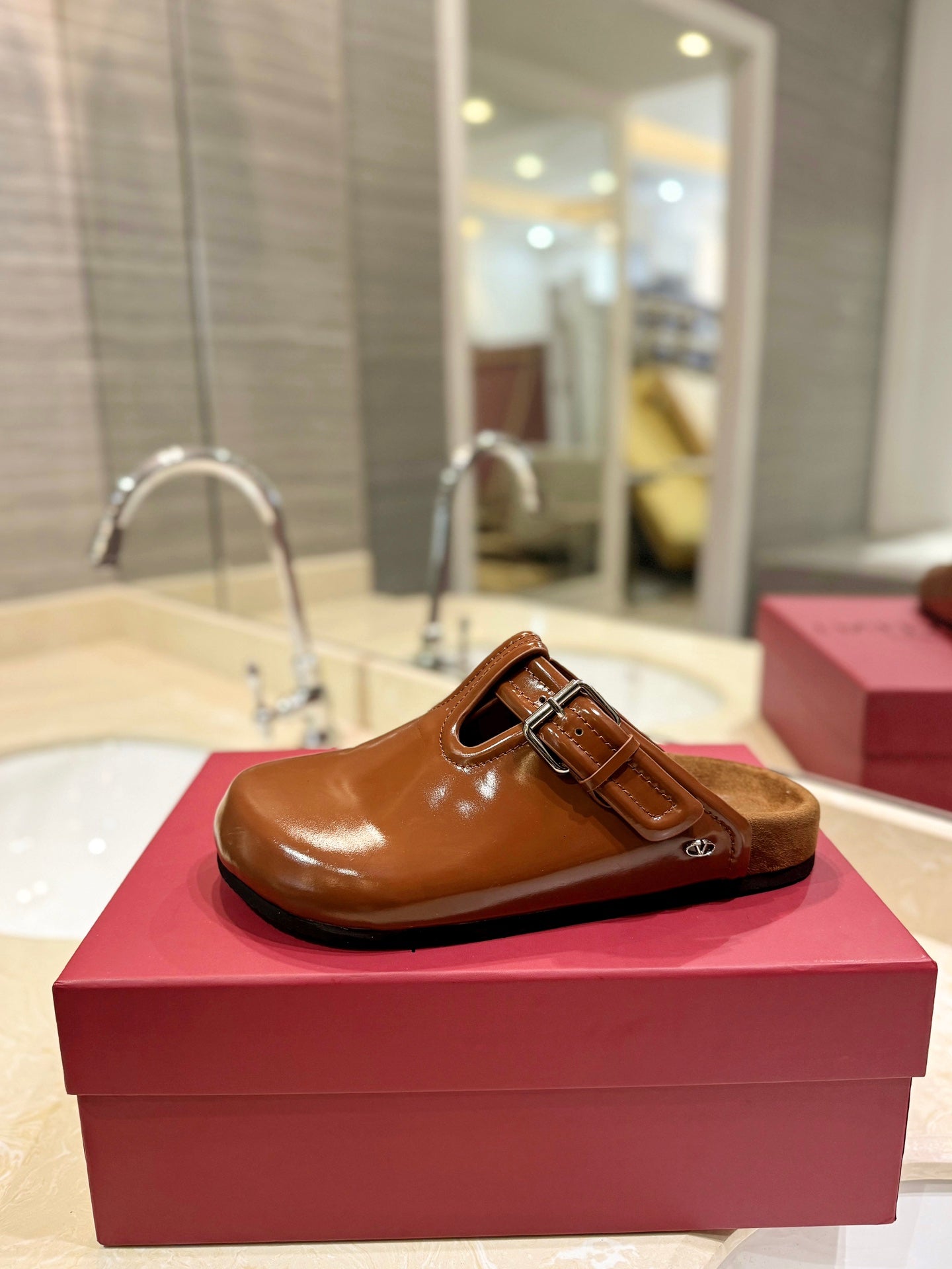 Valentino Fussfriend Bronze Brown Patent Calfskin Leather Sabot
