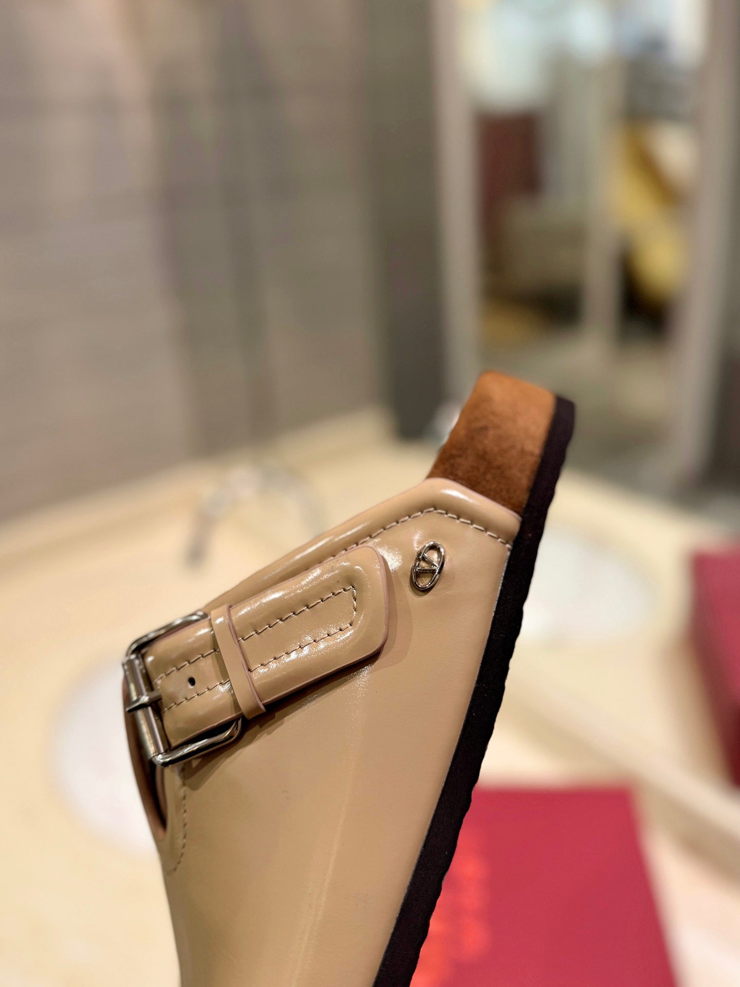 Valentino Fussfriend Camel Brown Patent Calfskin Leather Sabot