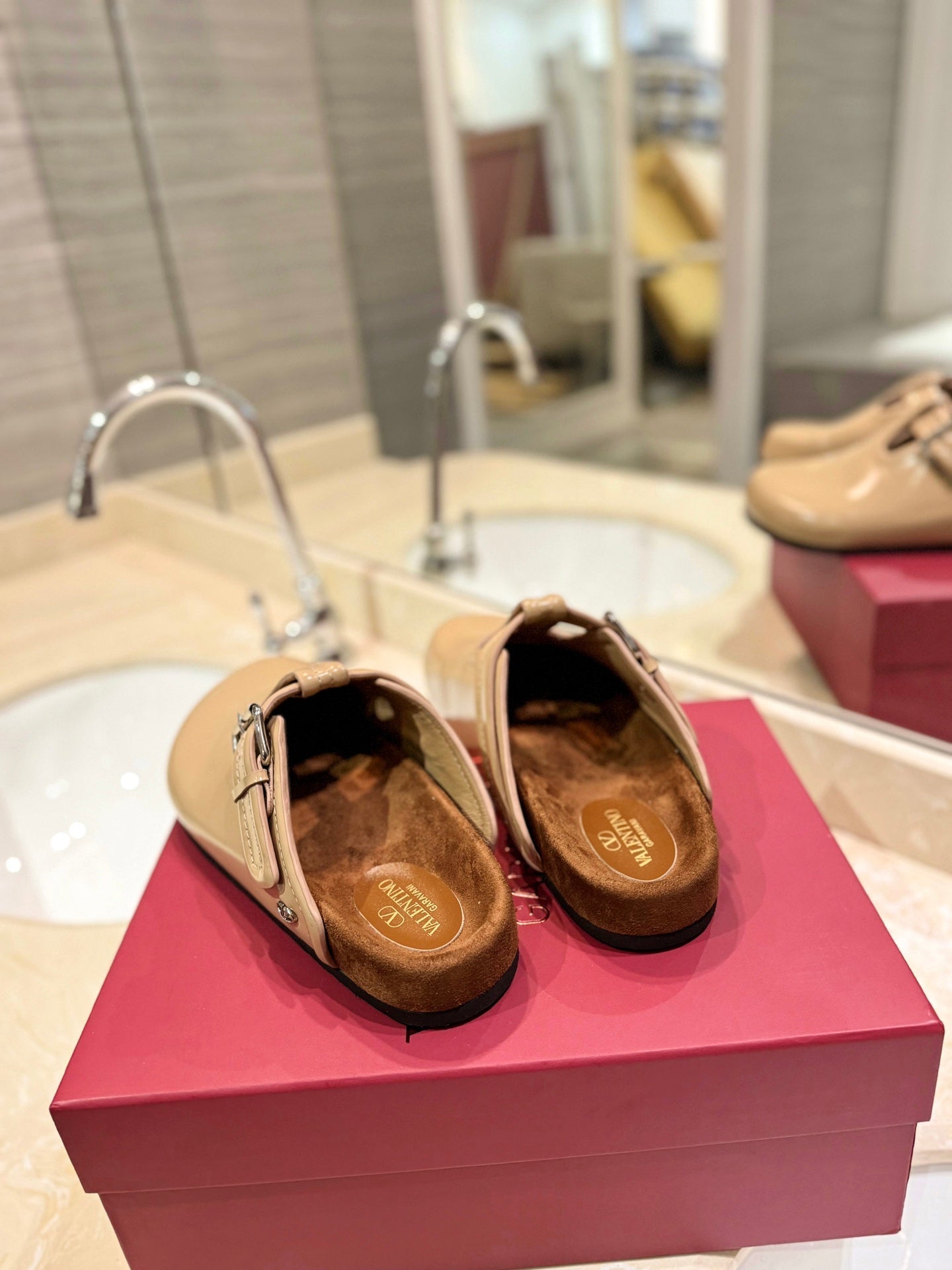 Valentino Fussfriend Camel Brown Patent Calfskin Leather Sabot