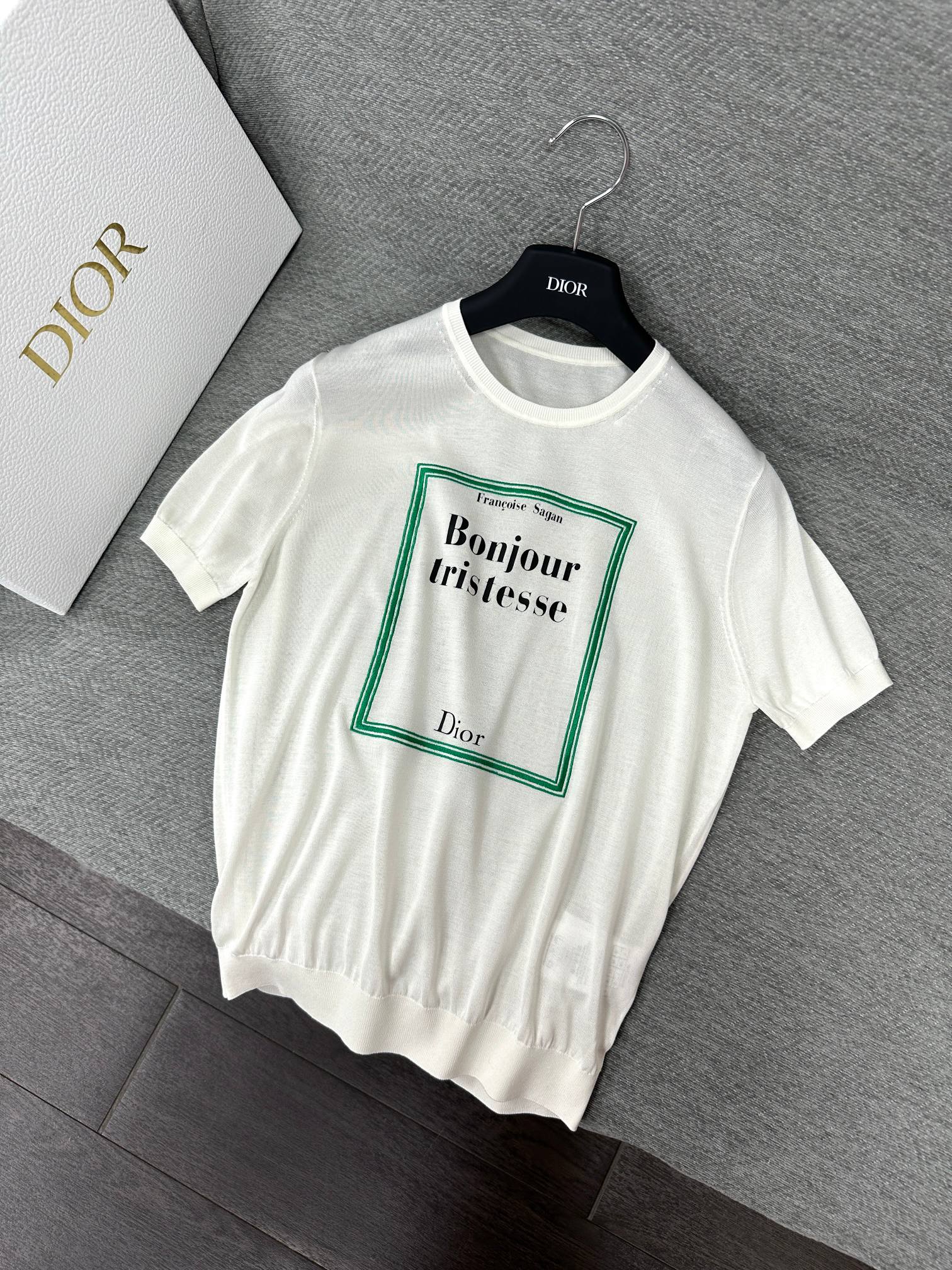 CD Book Cover Short-Sleeved Sweater White Green Silk 349496