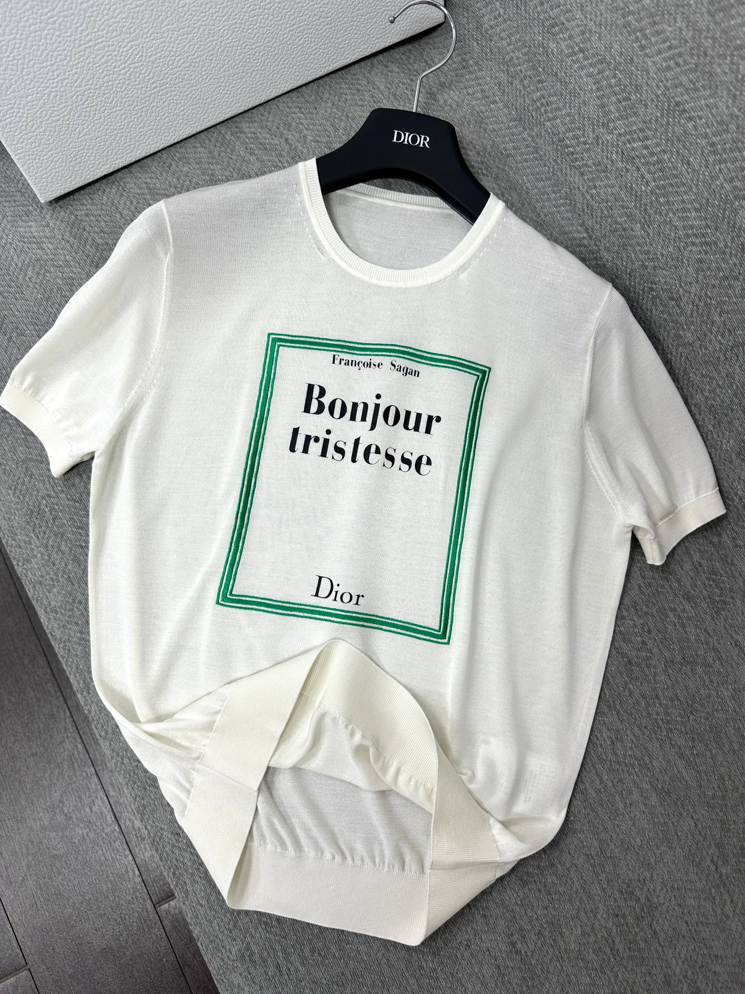 CD Book Cover Short-Sleeved Sweater White Green Silk 349496