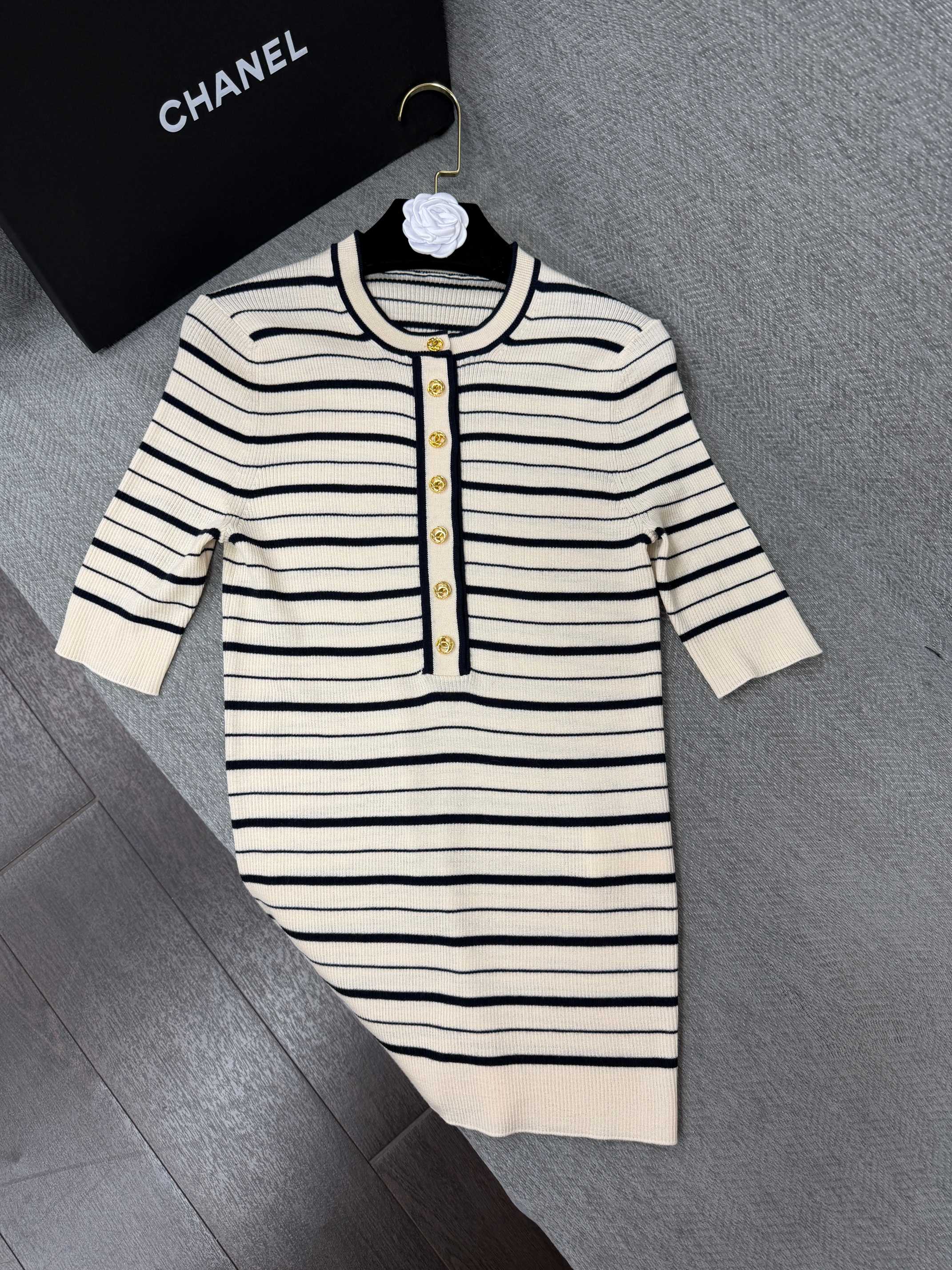 CC FW26 Striped Short-Sleeved Top Cream Black Cashmere Silk 414847