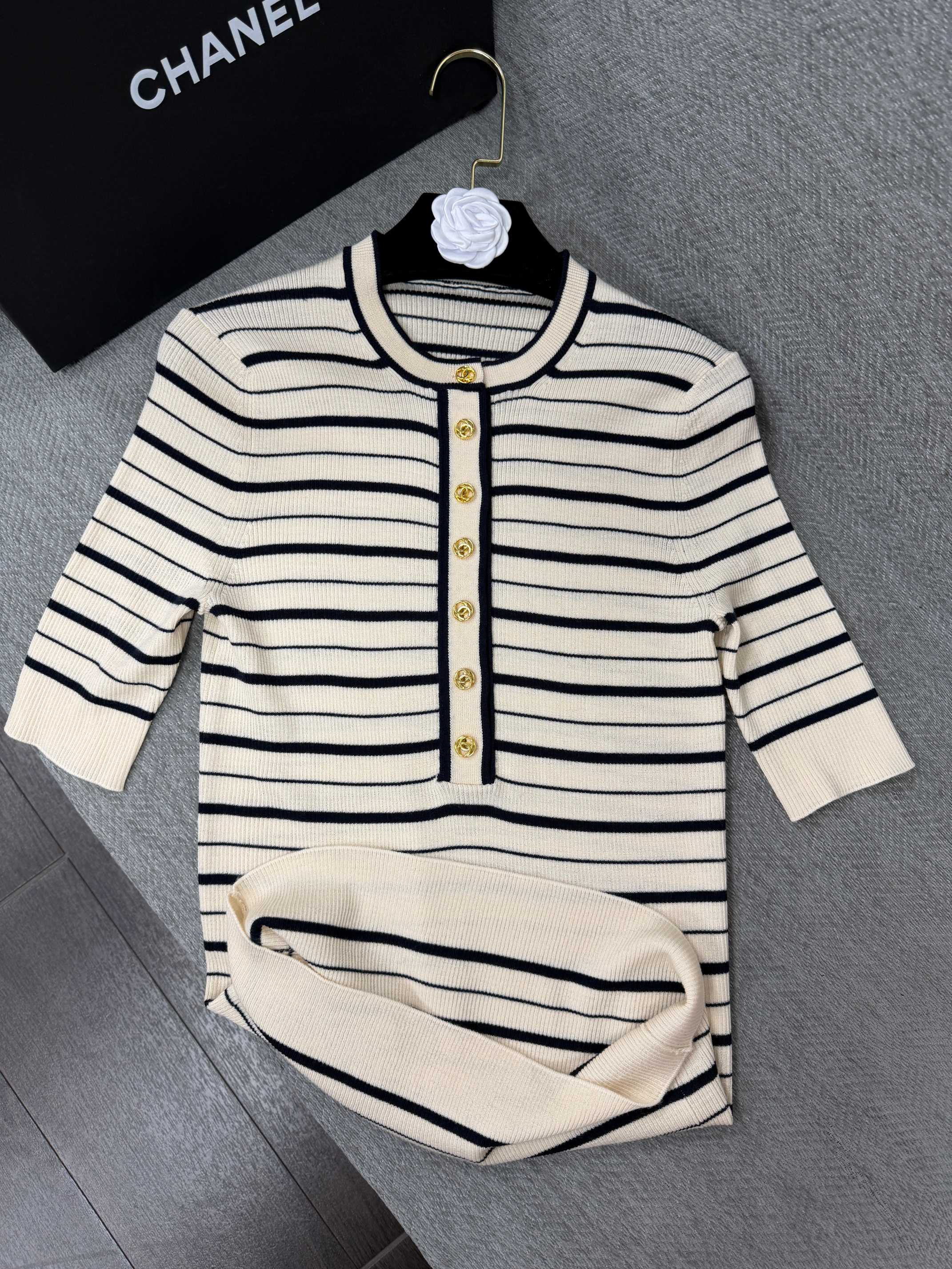 CC FW26 Striped Short-Sleeved Top Cream Black Cashmere Silk 414847