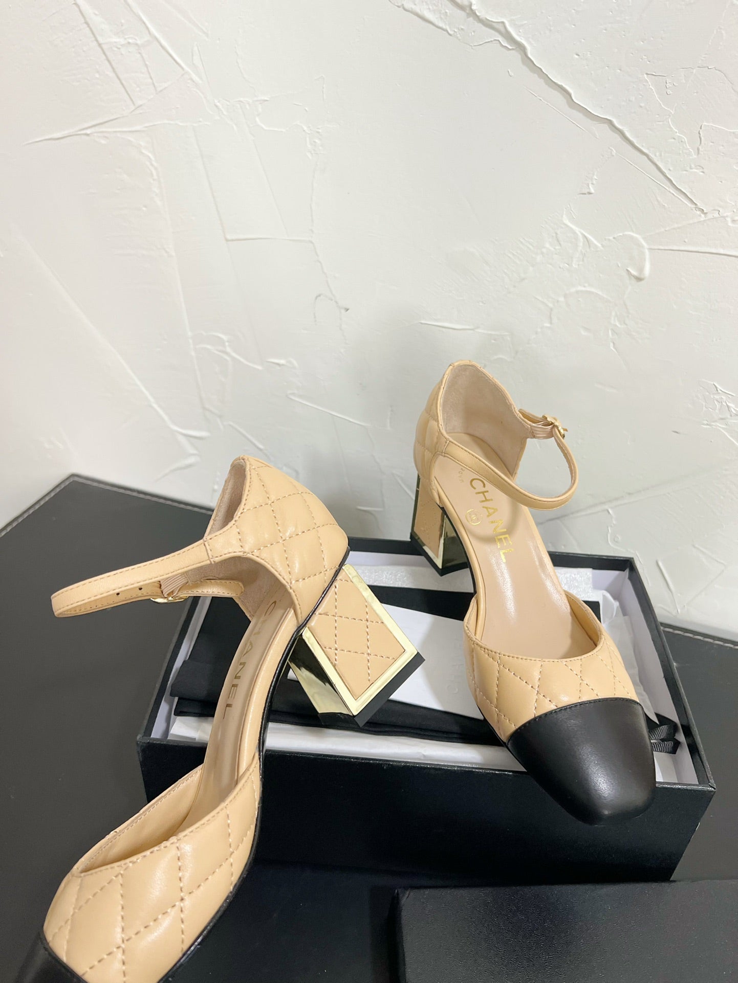 CC Mary Janes 55mm In Beige Mix Black Quilted Lambskin 949764