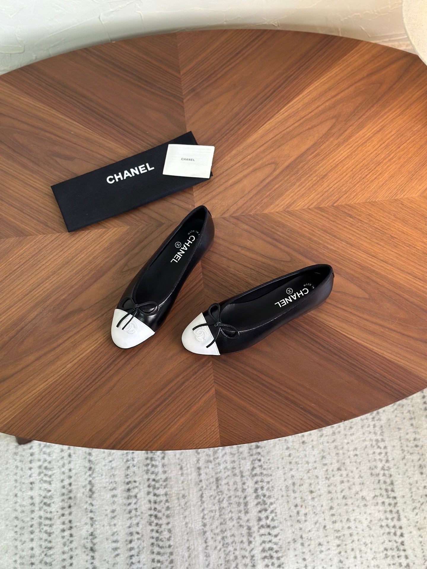CC 26s Ballet Flat White Black Calfskin 938177
