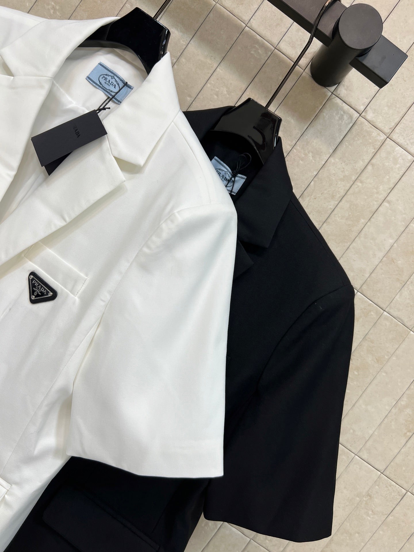 Prada 26s Short-Sleeved Blaze Polyester Rayon 400730