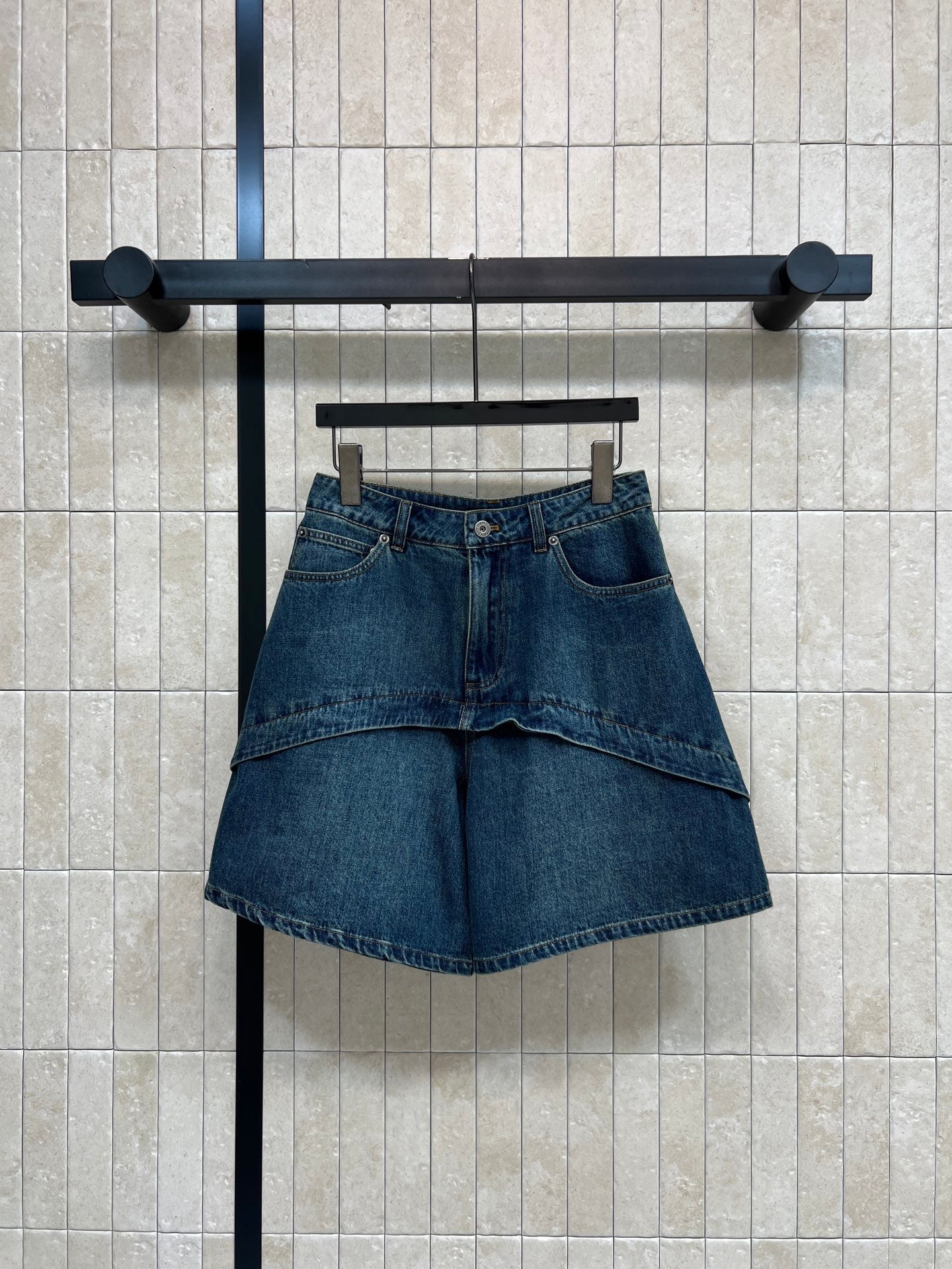 Loewe 26s High-Waisted Wide-Leg Denim Cropped Pants 400688