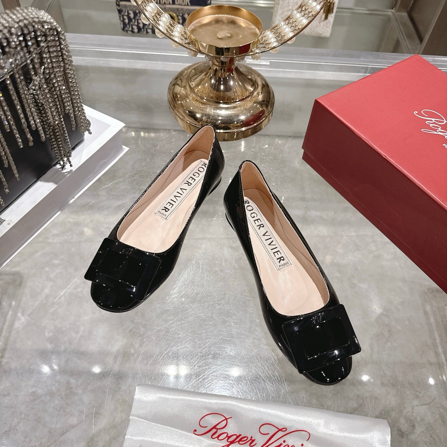 Roger Vivier 26s U Look Ballet Flat Black Leather 679810