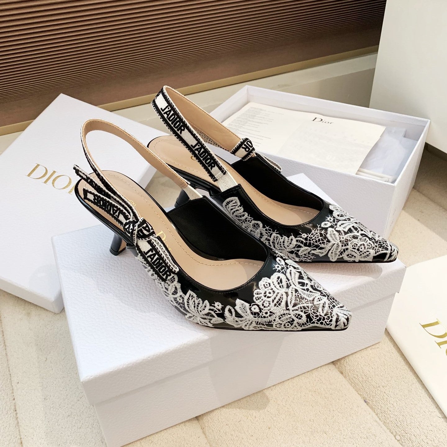 CD 26s J'Adior Jacquard Embroidered Slingback 6.5 Black Patent Leather 614928
