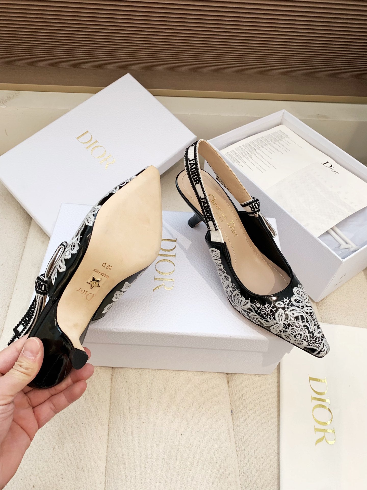 CD 26s J'Adior Jacquard Embroidered Slingback 6.5 Black Patent Leather 614928