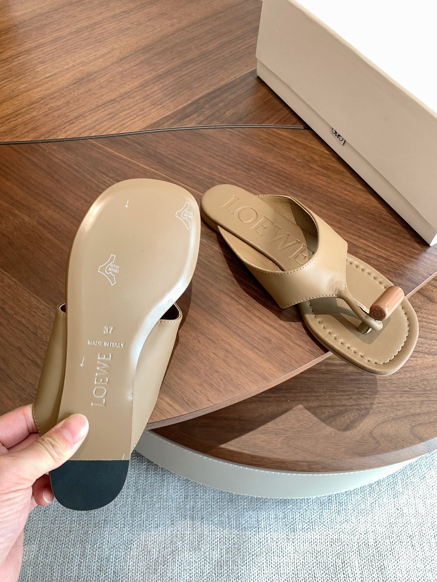 Loewe Toggle Sandals Beige Leather 878018