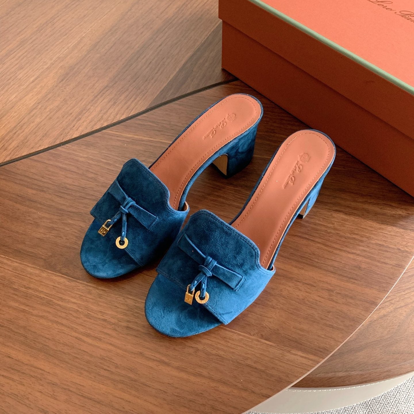 LP 26s Summer Mule Heels 60mm In Dark Blue Suede