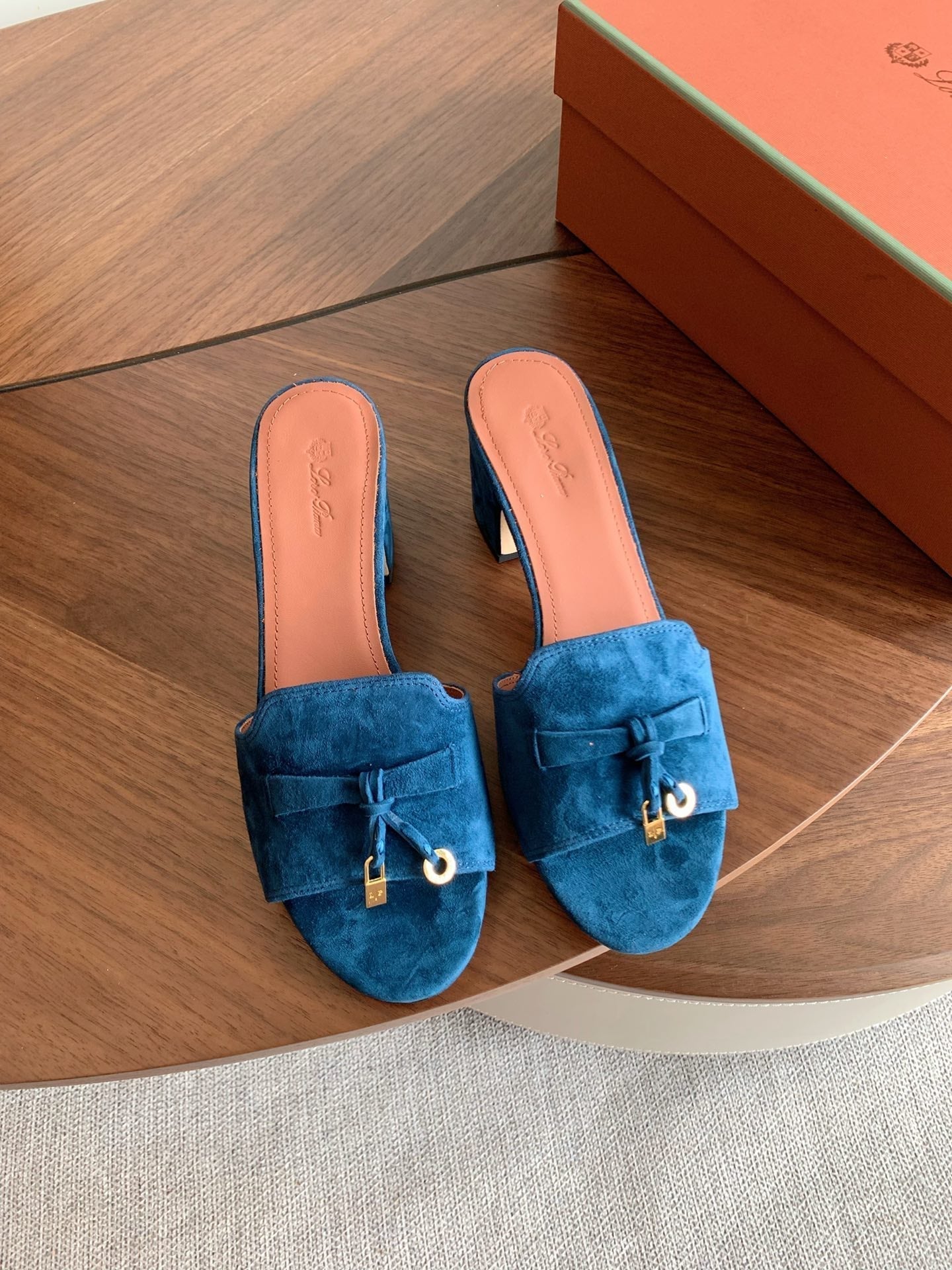 LP 26s Summer Mule Heels 60mm In Dark Blue Suede