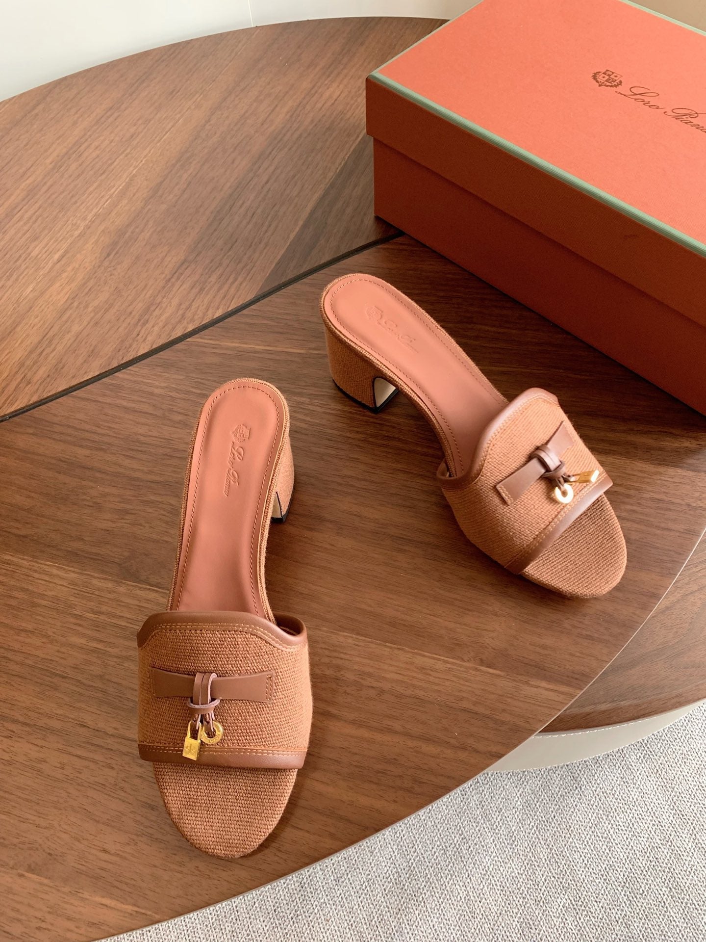 LP 26s Summer Mule Heels 60mm In Dusty Rose Brown Canvas And Calfskin