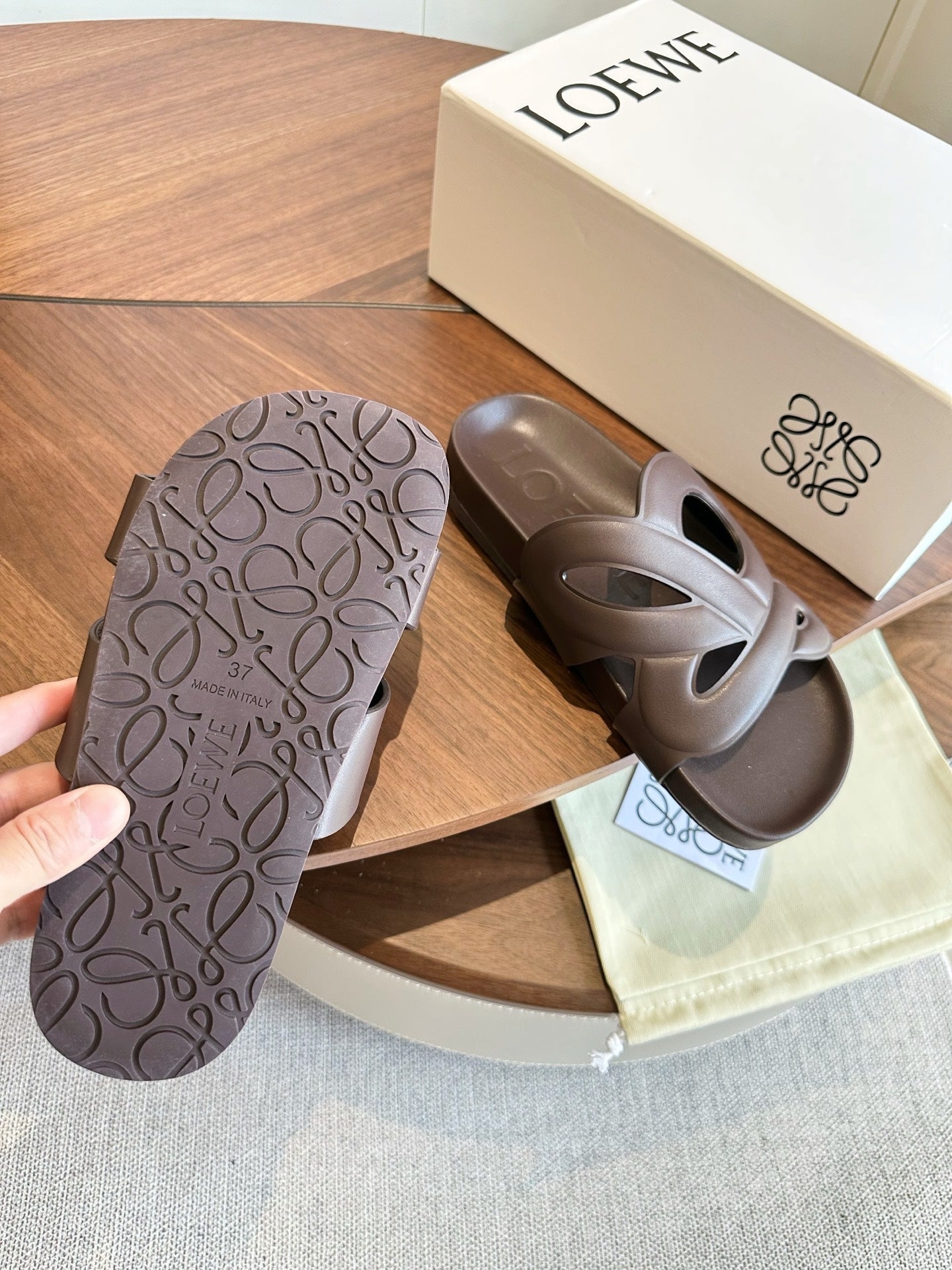 Loewe Ease Slide Coffee Leather 878033