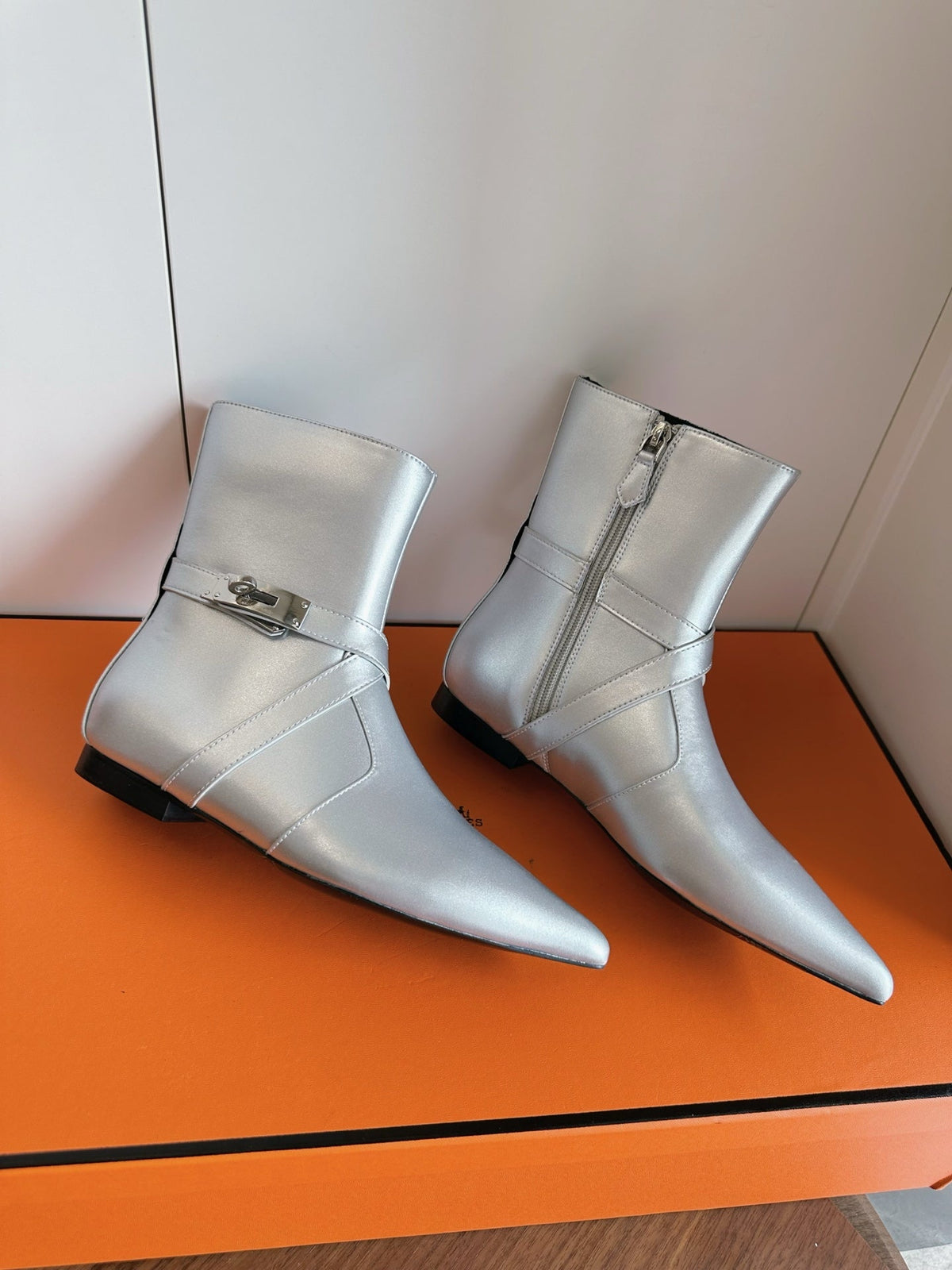 HM 26s Nice Ankle Boots 1.5cm Silver Leather 149078