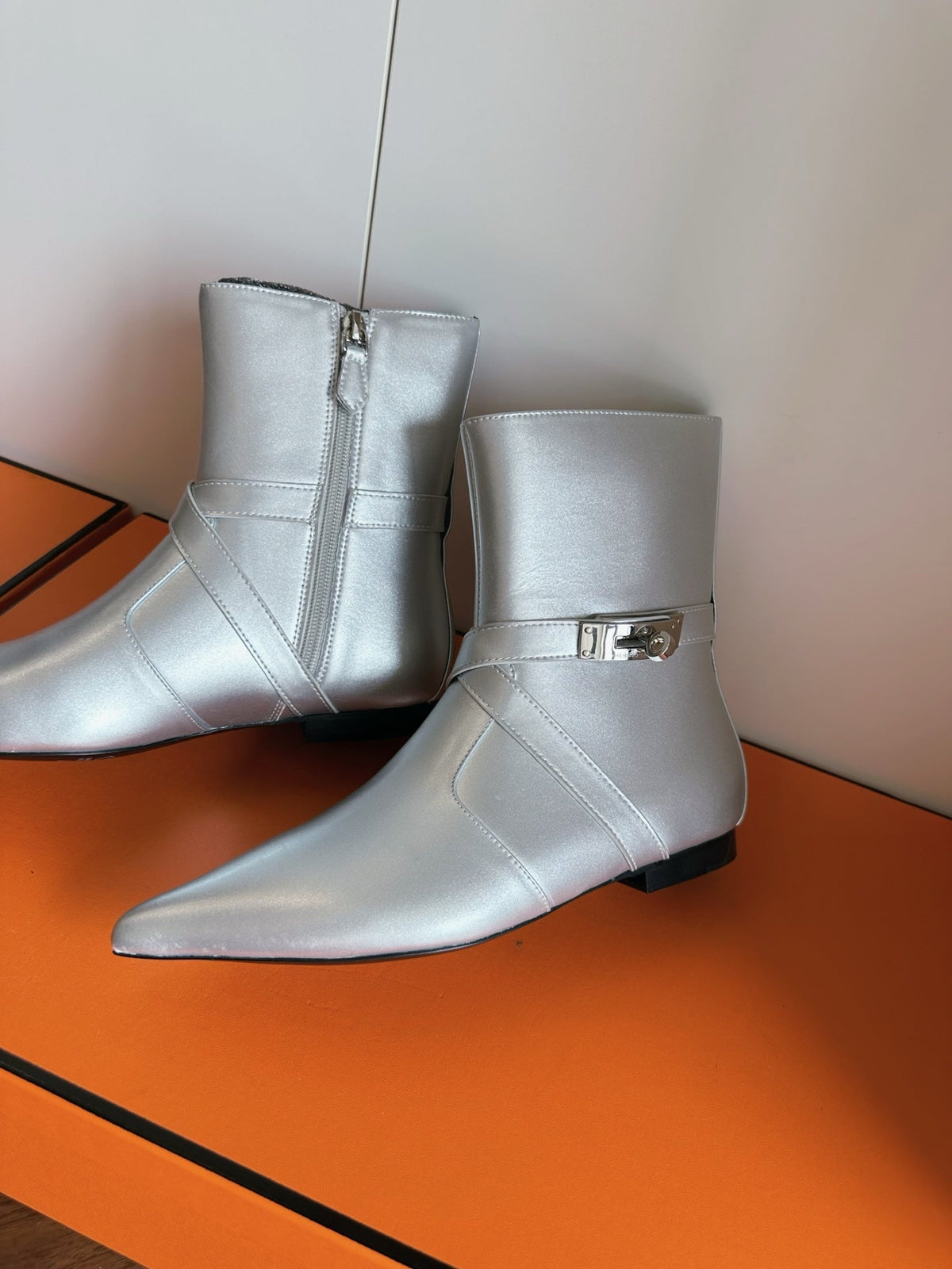 HM 26s Nice Ankle Boots 1.5cm Silver Leather 149078
