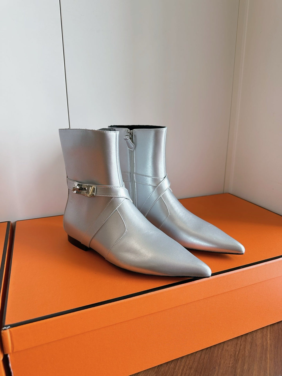 HM 26s Nice Ankle Boots 1.5cm Silver Leather 149078