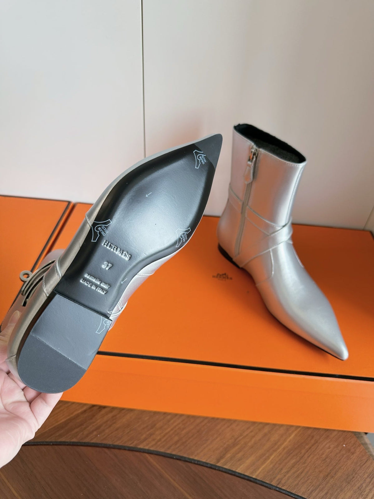 HM 26s Nice Ankle Boots 1.5cm Silver Leather 149078