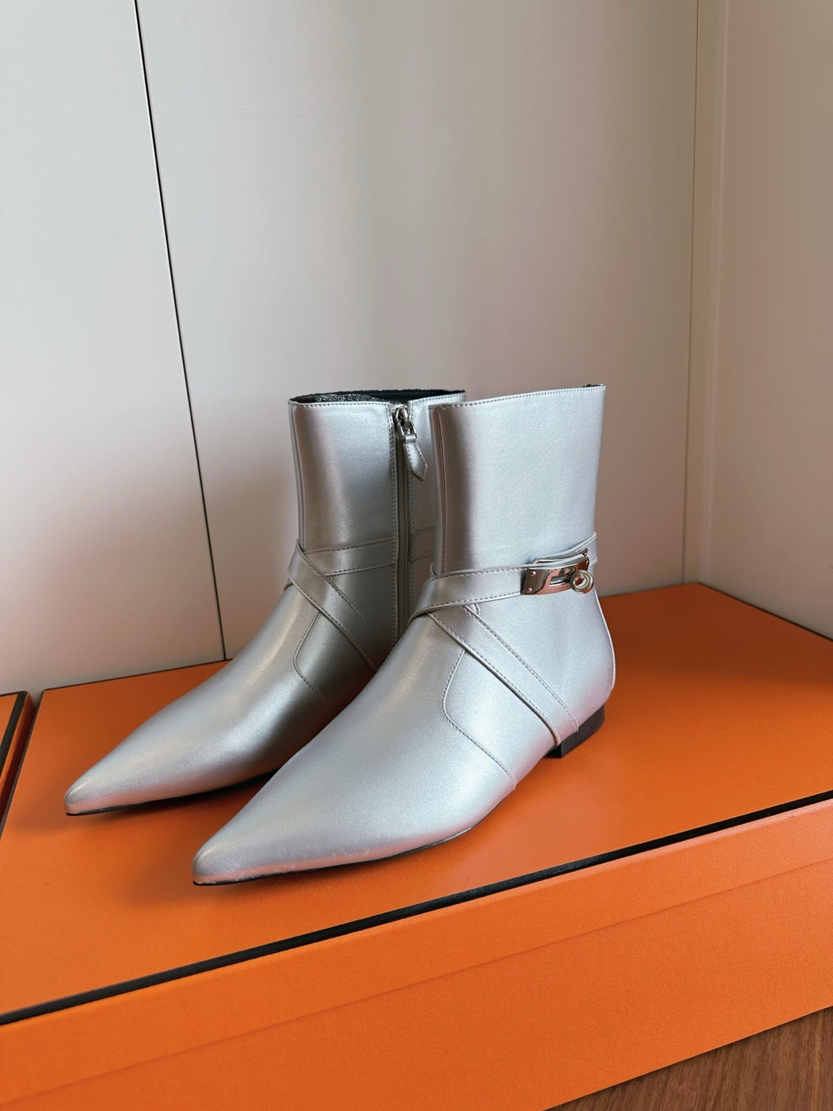 HM 26s Nice Ankle Boots 1.5cm Silver Leather 149078