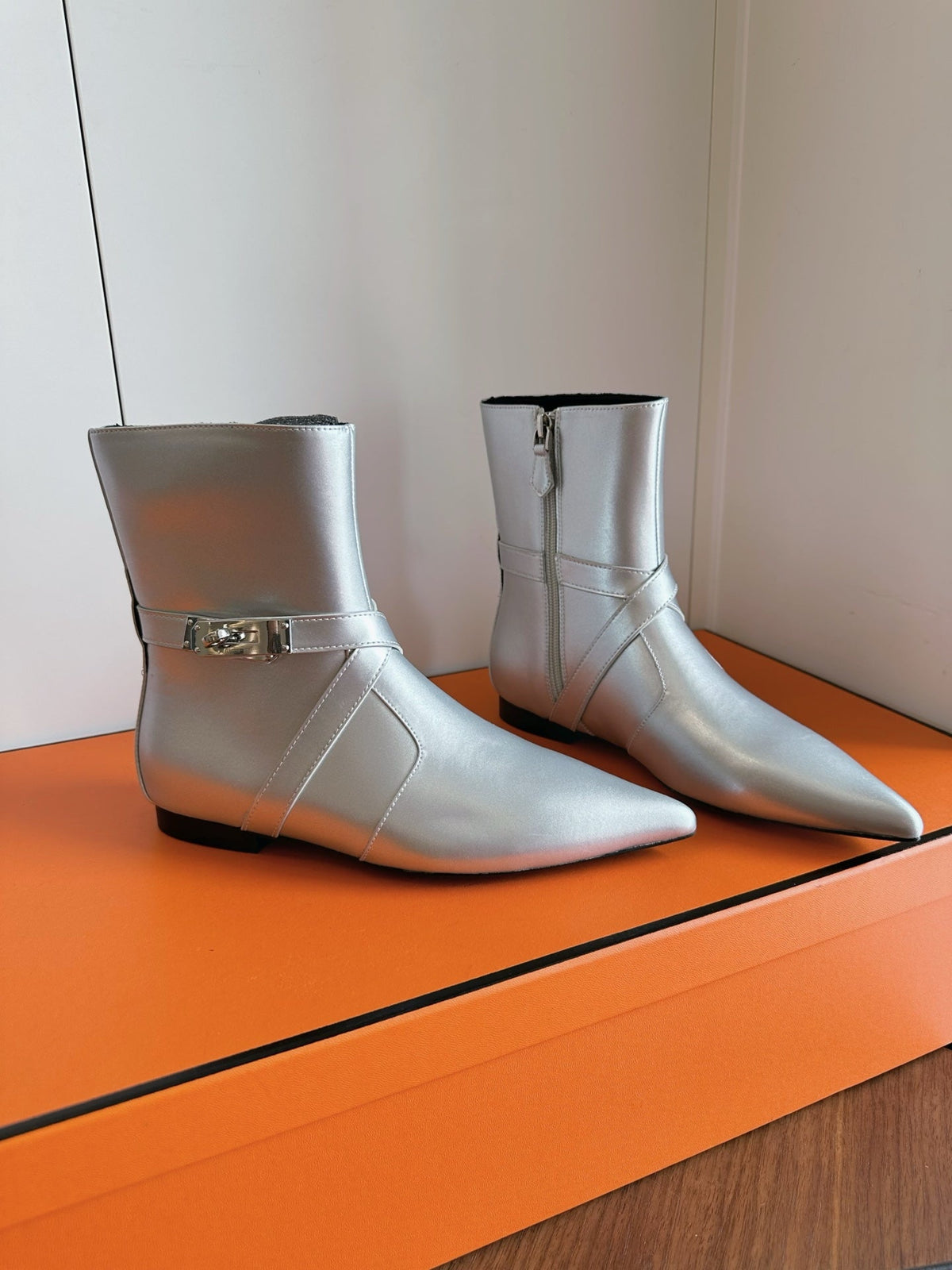 HM 26s Nice Ankle Boots 1.5cm Silver Leather 149078