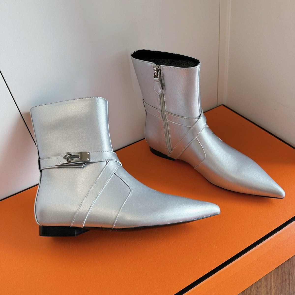 HM 26s Nice Ankle Boots 1.5cm Silver Leather 149078