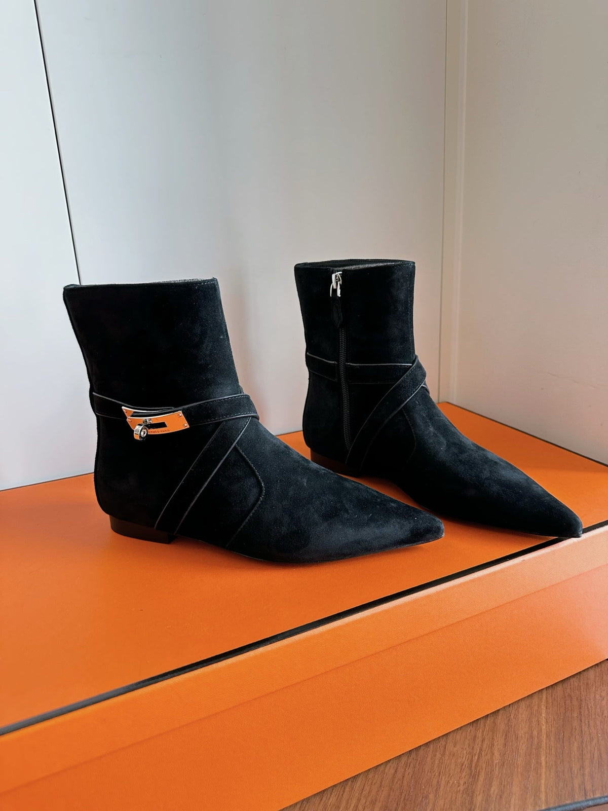 HM 26s Nice Ankle Boots 1.5cm Black Suede 149079