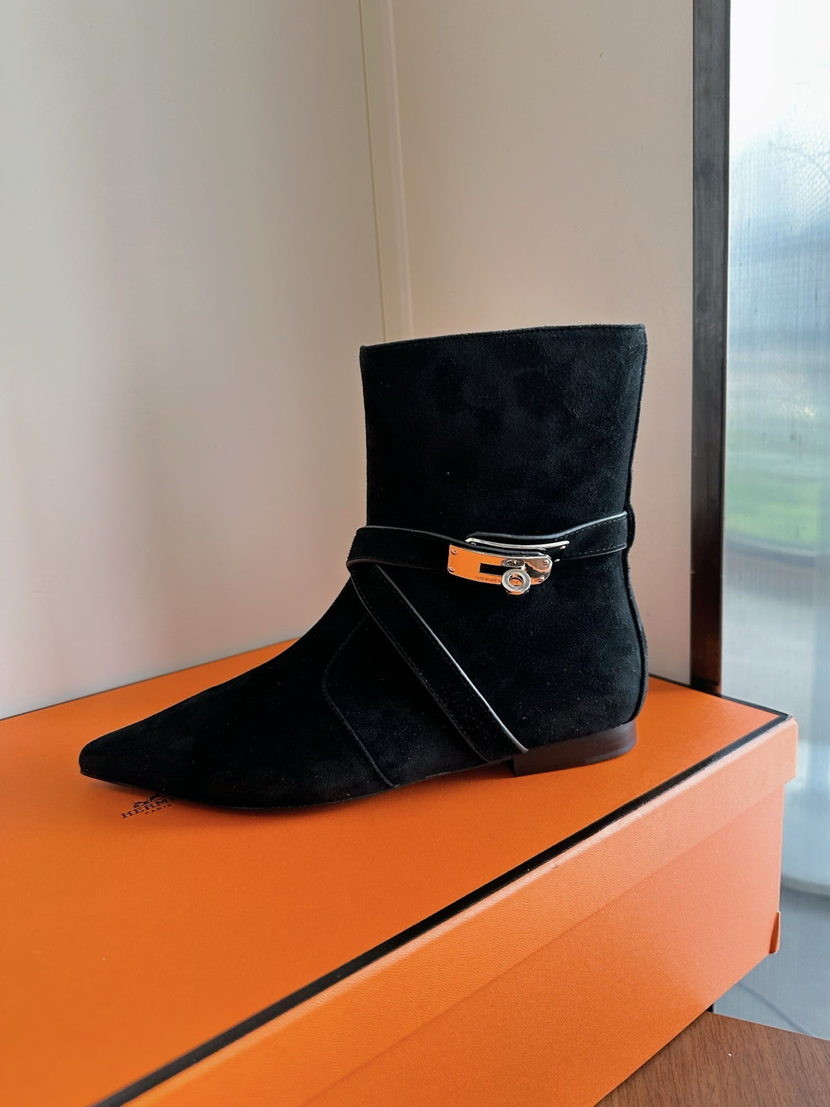 HM 26s Nice Ankle Boots 1.5cm Black Suede 149079