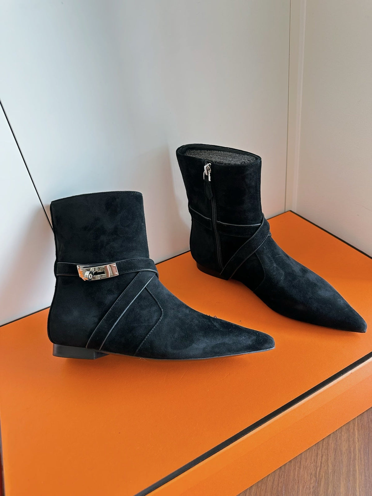 HM 26s Nice Ankle Boots 1.5cm Black Suede 149079