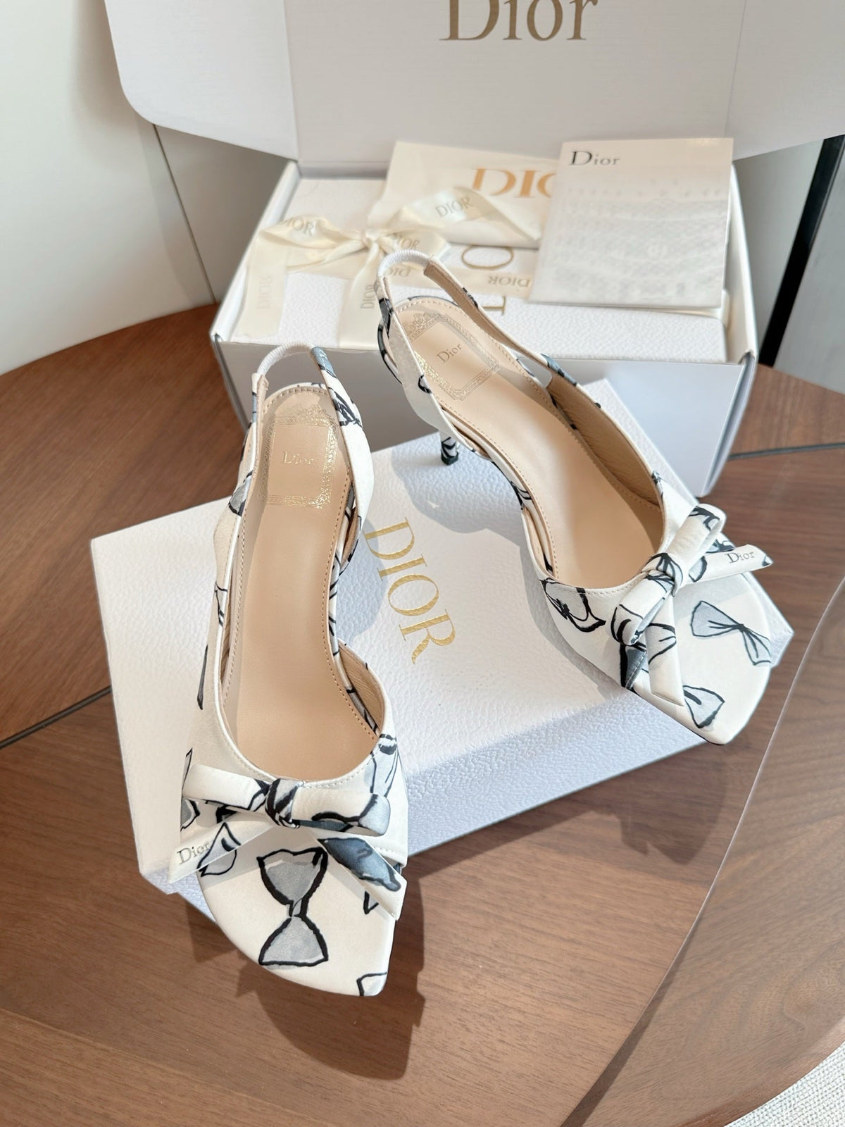 CD 26s J'Adior Slingback Sandals White Black Bow Print Grosgrain 150511