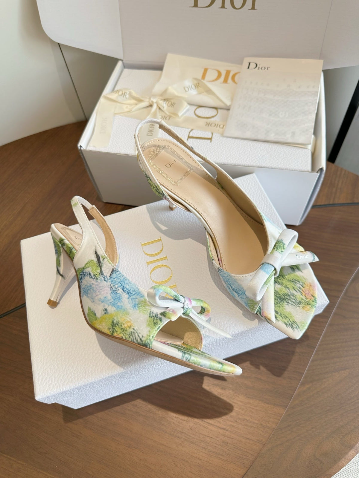 CD 26s J'Adior Slingback Sandals White Multicolor Floral Canvas 150512