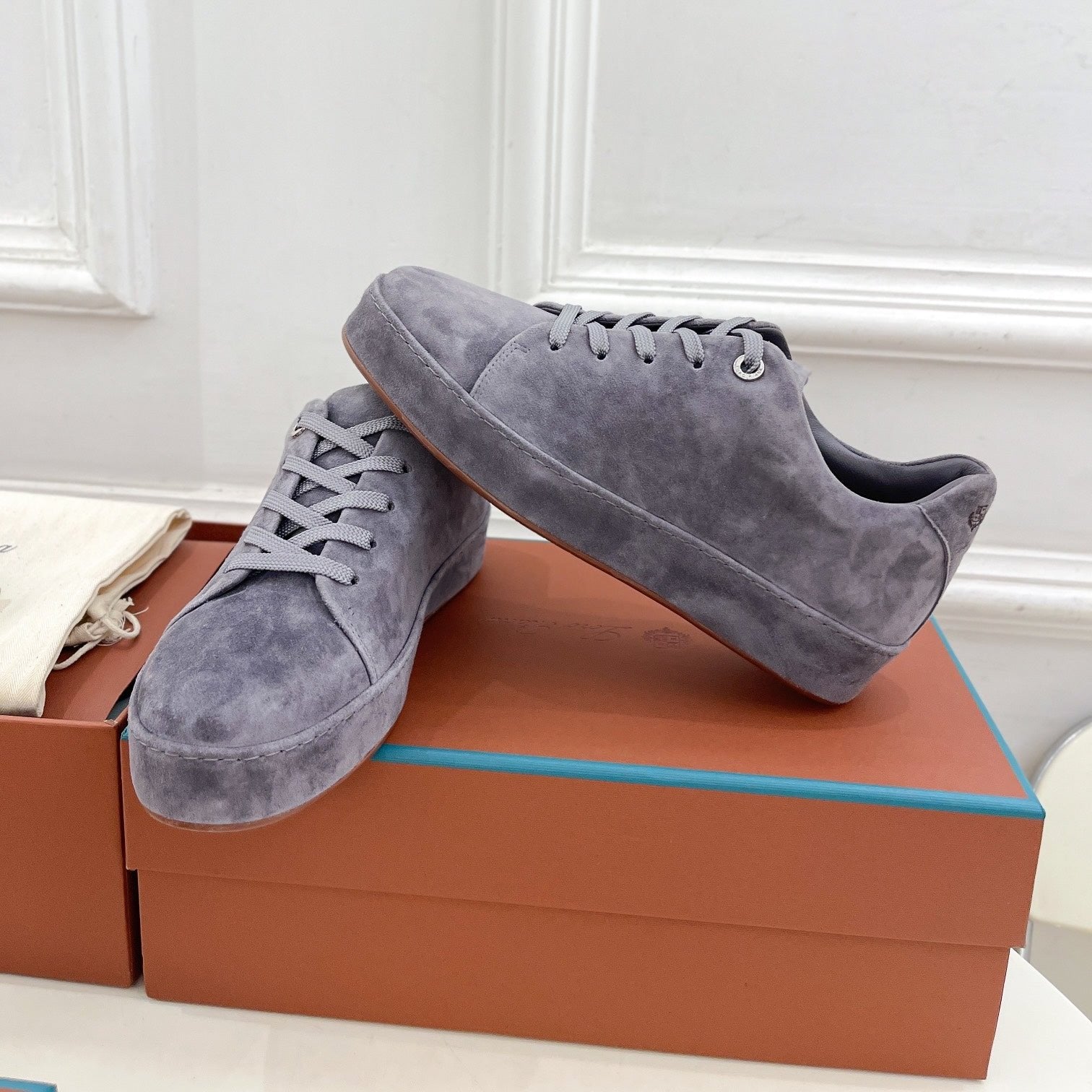 LP Nuage Sneaker In Grey Suede 988281