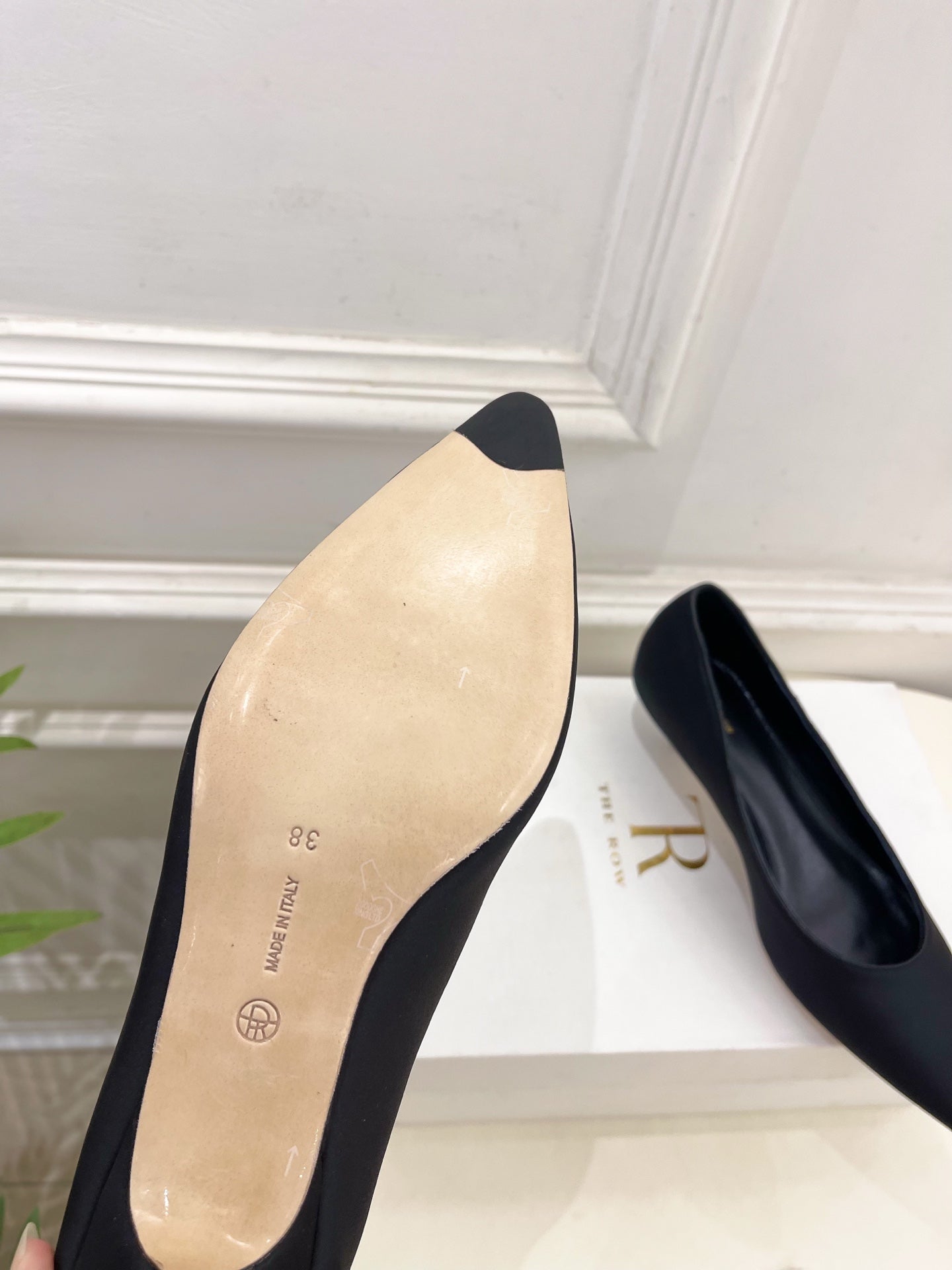 The Row 25ss TR Kitten heel Pointed Toe Shoes 35mm Black Frabic Sheepskin 425556