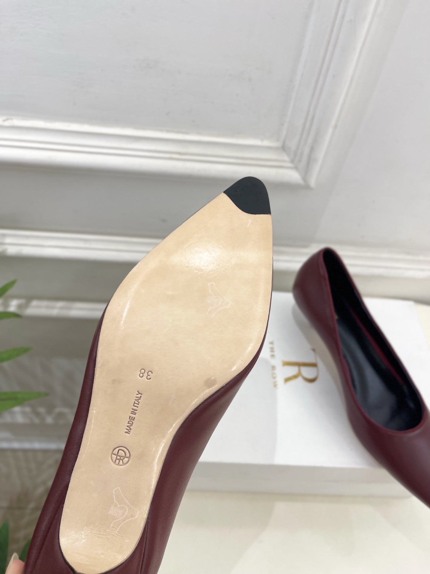 The Row 25ss TR Kitten heel Pointed Toe Shoes 35mm Burgundy Sheepskin 425559
