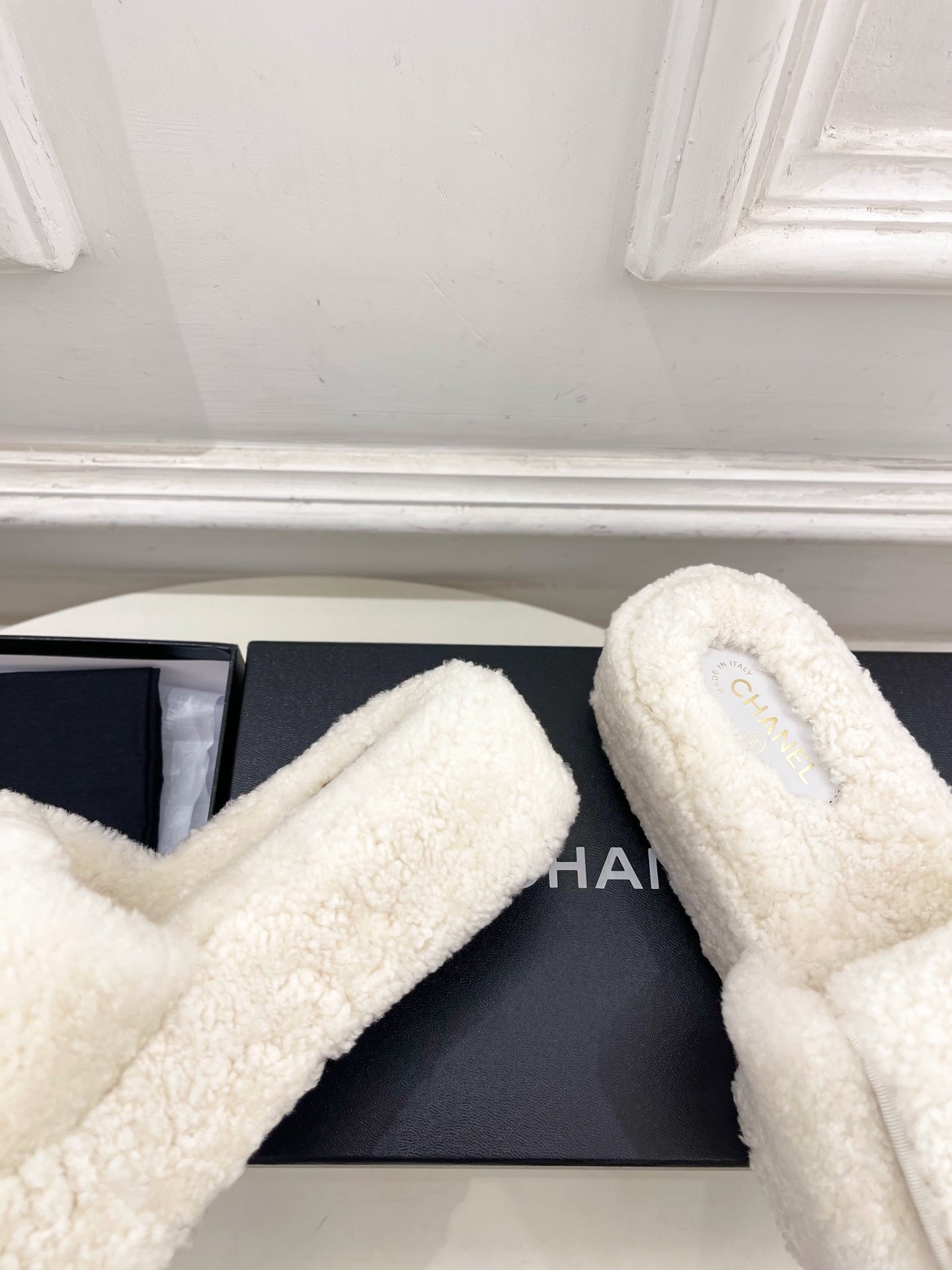 CC 25s Logo Slippers 50mm White Wool GHW 435262