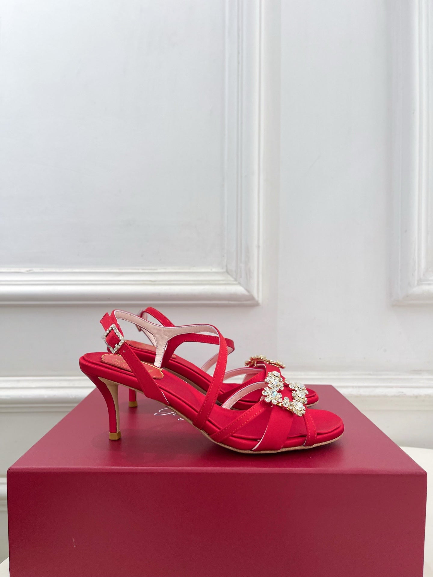RV Efflorescence Sandals 6.5cm Red Satin 631971