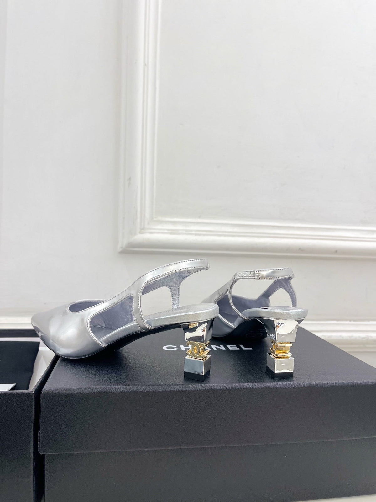 Chanel 26s Pointed Toe High Heels 55 Mm In Metallic Silver Lambskin