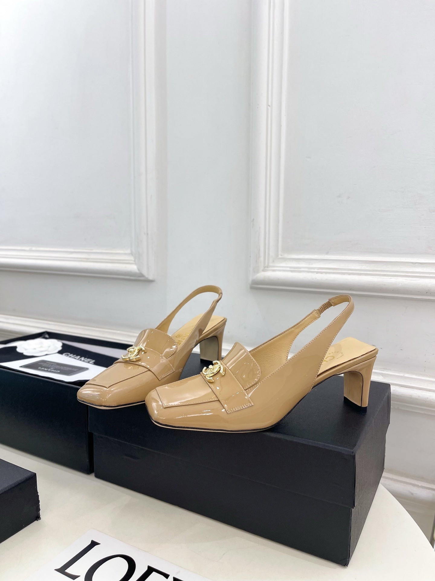 CC 26s Slingback Kitten Heels 6cm Beige Patent Leather 946839