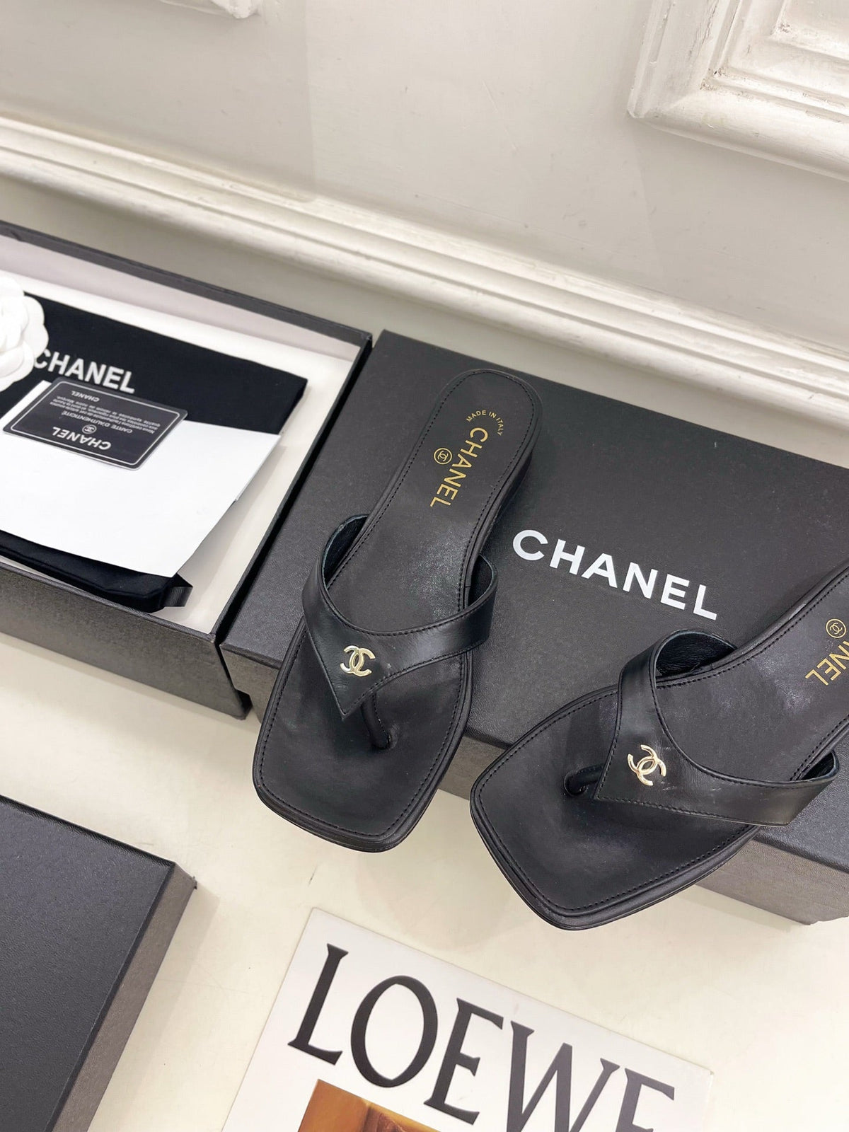 CC 26s Square Toe Thong Sandals Black Leather 946865