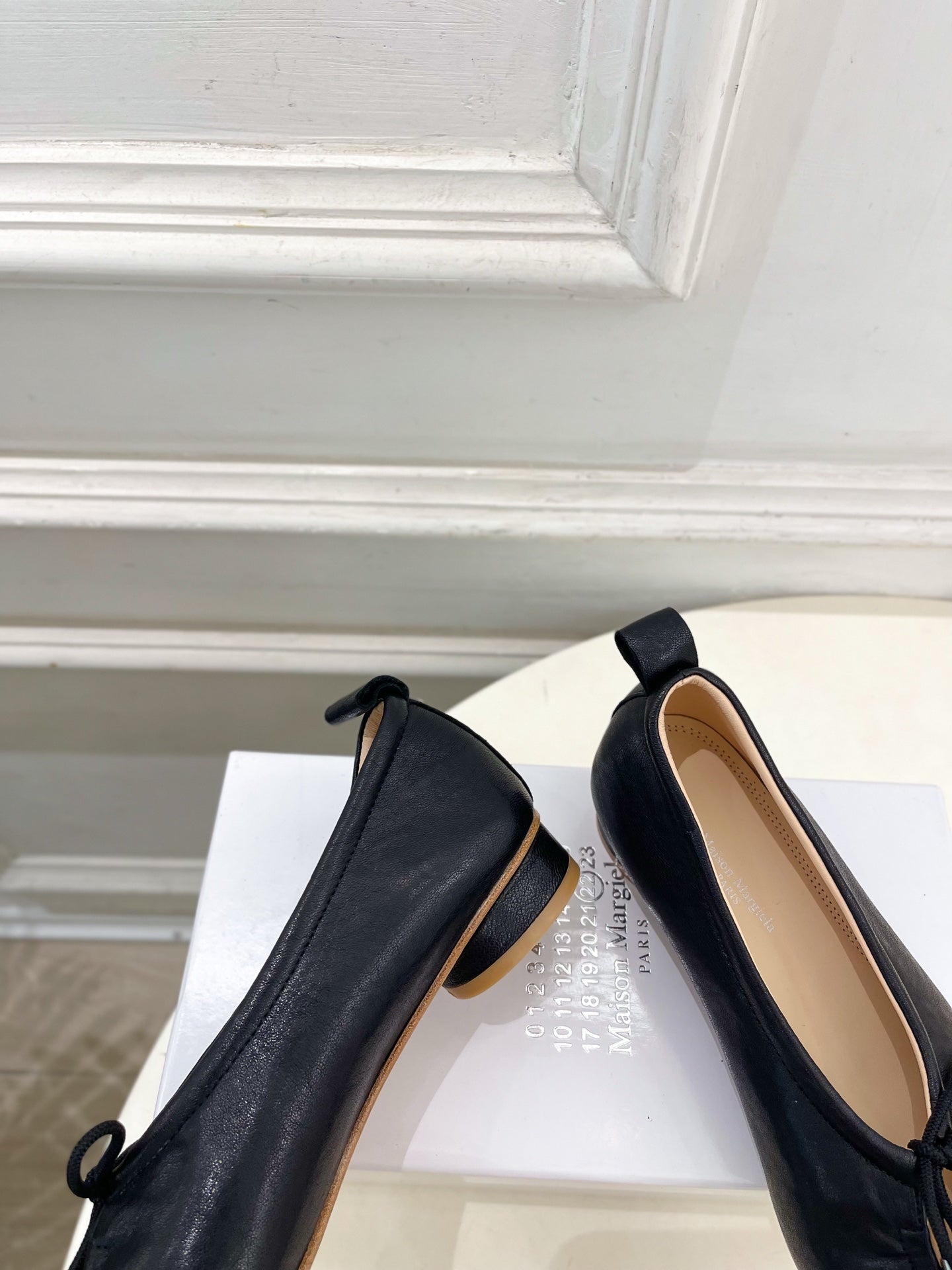 MM6 26s Tabi Ballet Flats Black Lambskin 947488