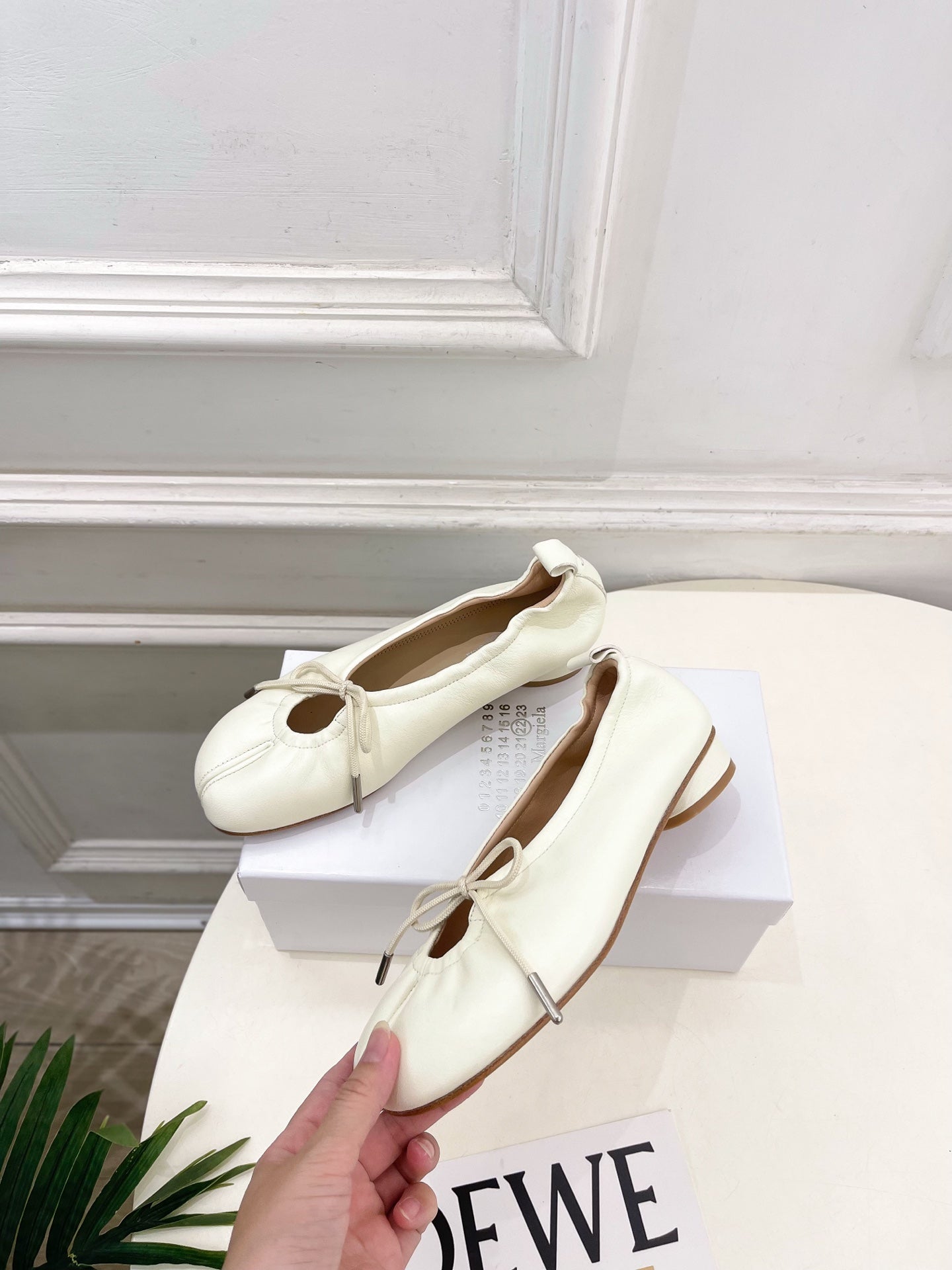 MM6 26s Tabi Ballet Flats Cream Lambskin 947489